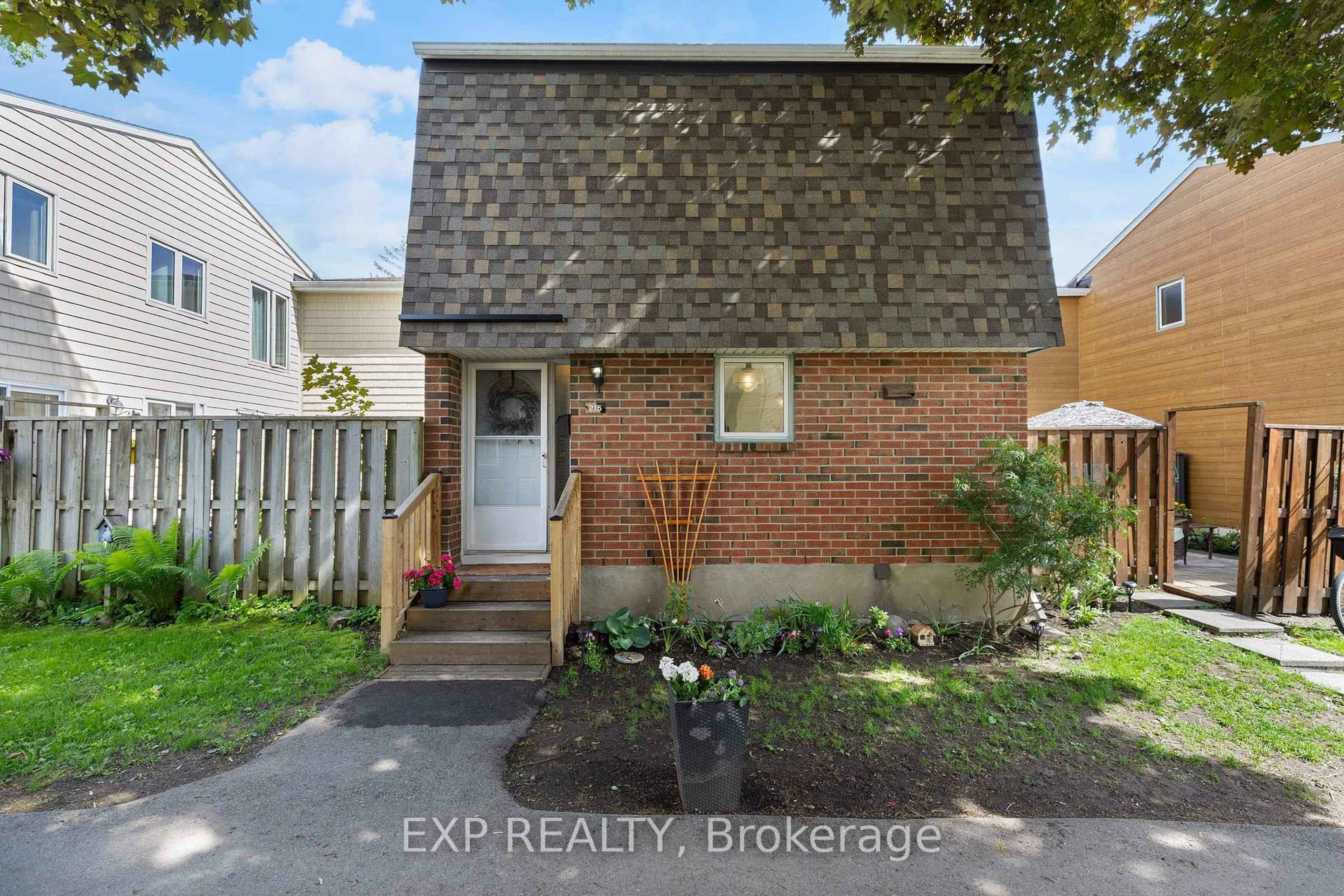 Unknown for 215 Petrie Lane #94, Kanata Ontario K2K 1Z5