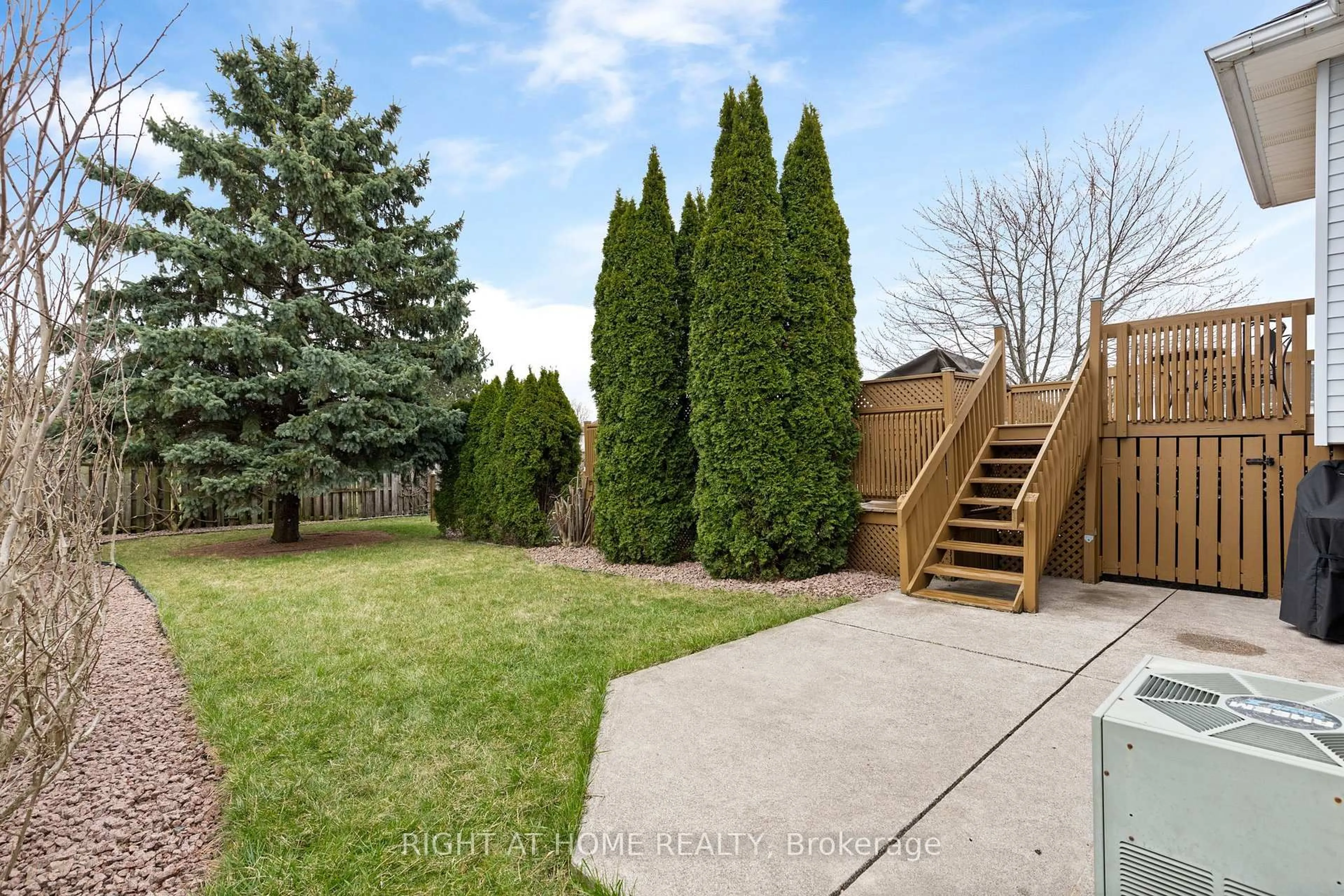 Patio, unknown for 2520 Strawberry Dr, Tecumseh Ontario N9K 1C3