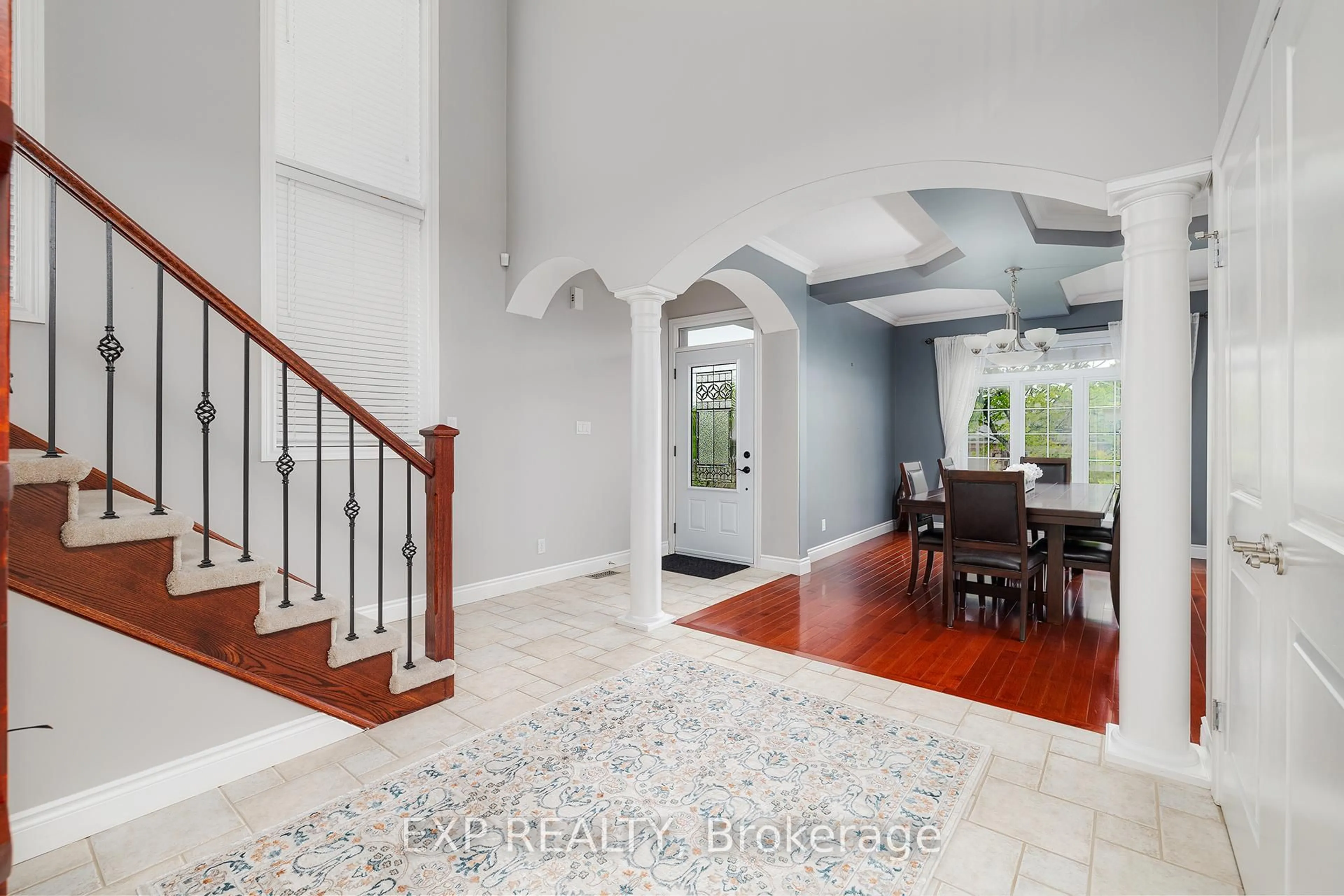 Indoor entryway for 679 Salzburg Dr, Waterloo Ontario N2V 2N8