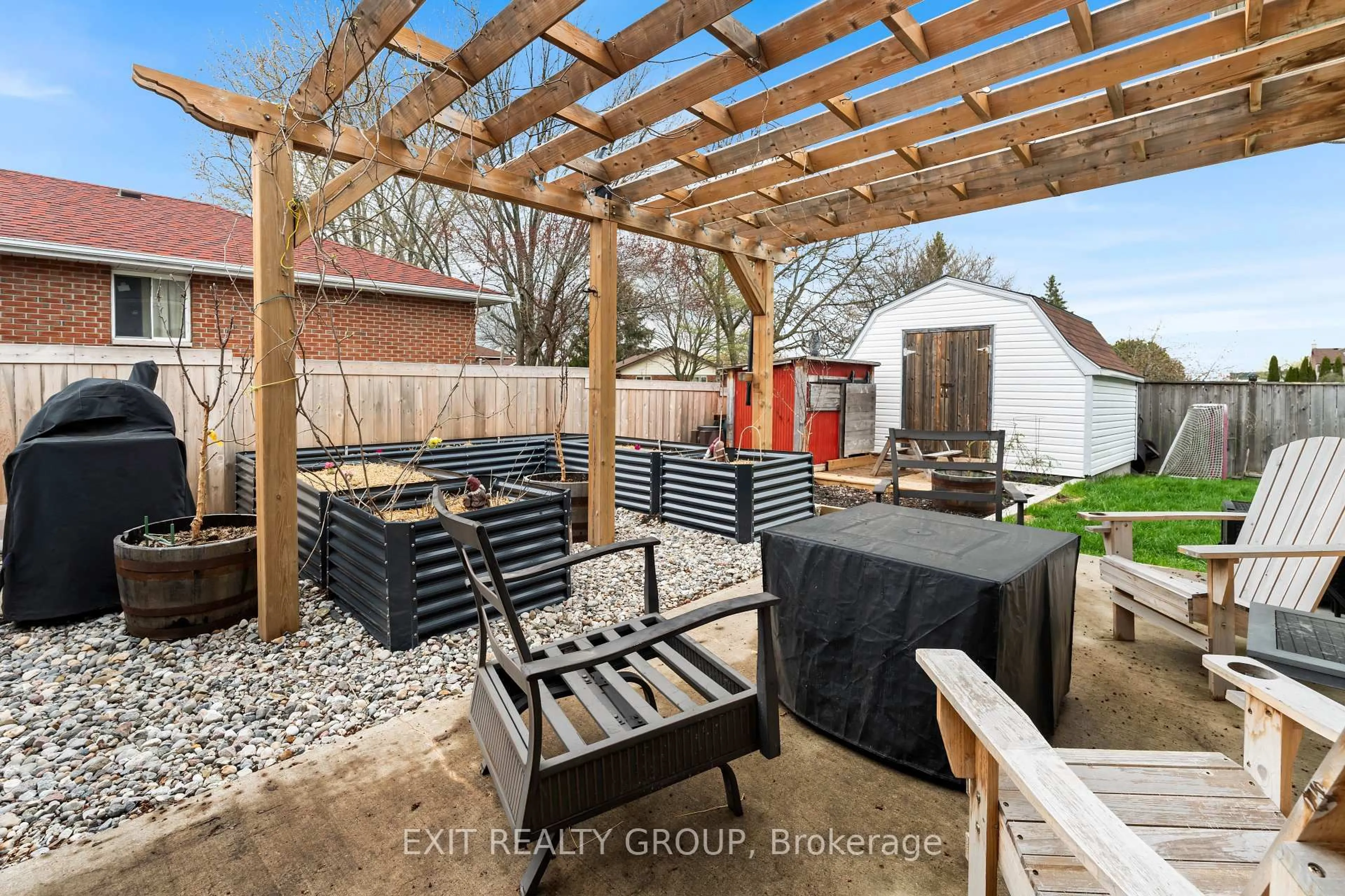 Patio, street for 96 Maple Dr, Belleville Ontario K8P 2R2