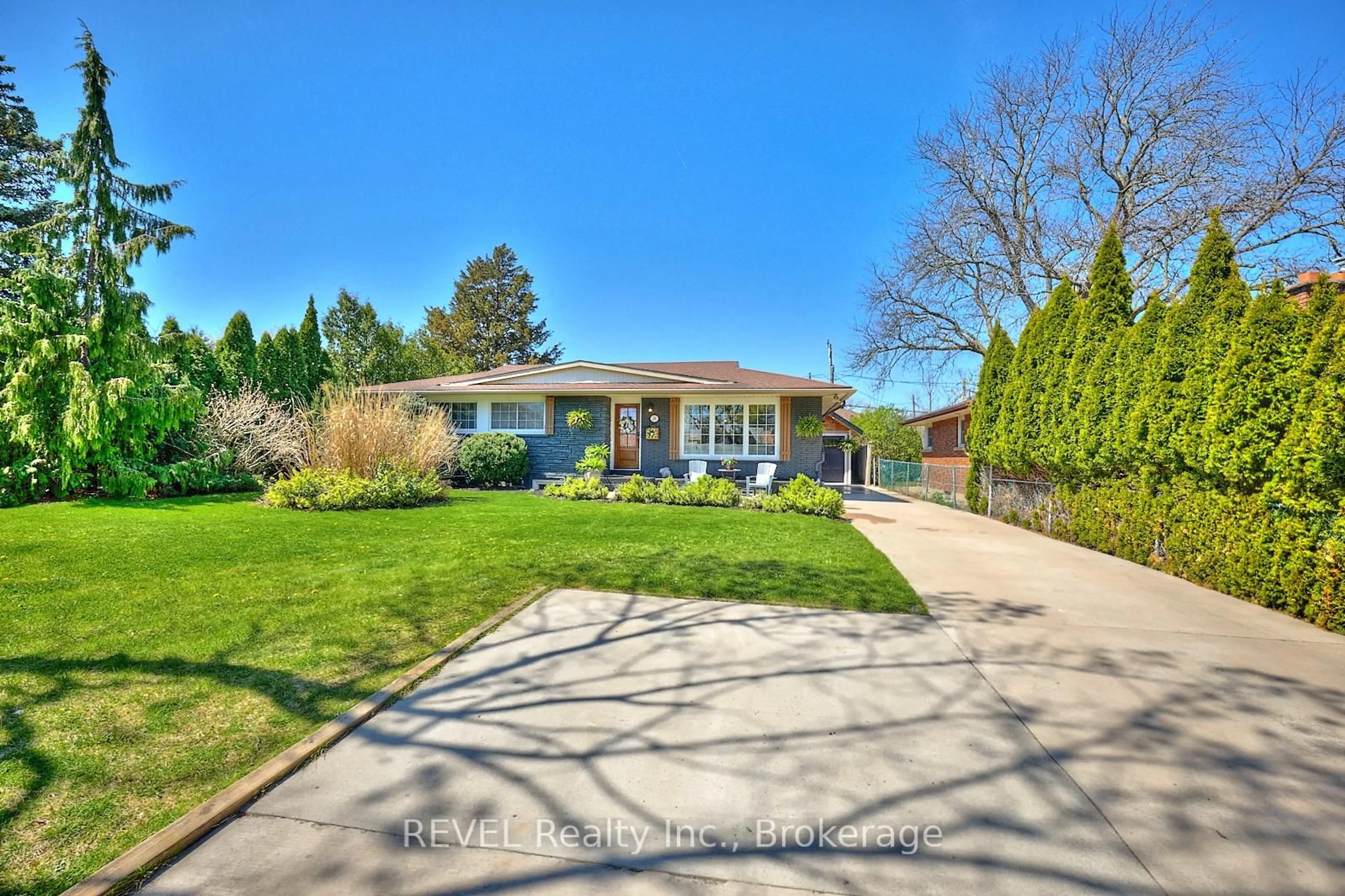 Unknown for 14 Wakil Dr, St. Catharines Ontario L2T 3H8