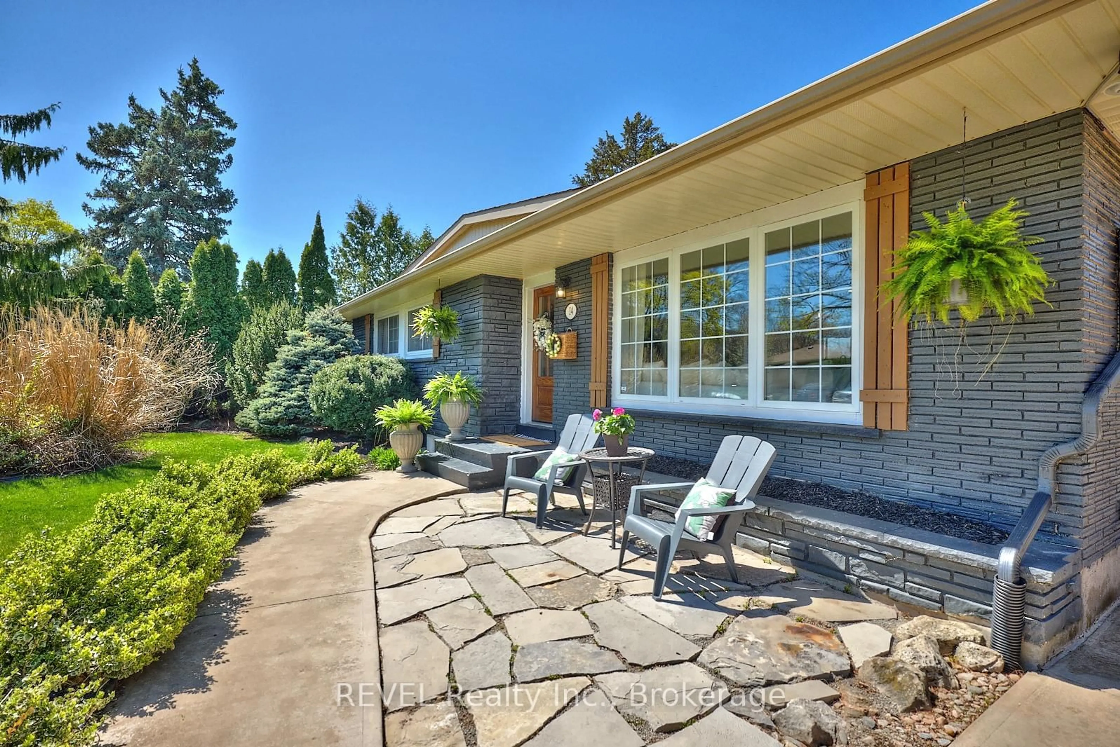 Patio, unknown for 14 Wakil Dr, St. Catharines Ontario L2T 3H8