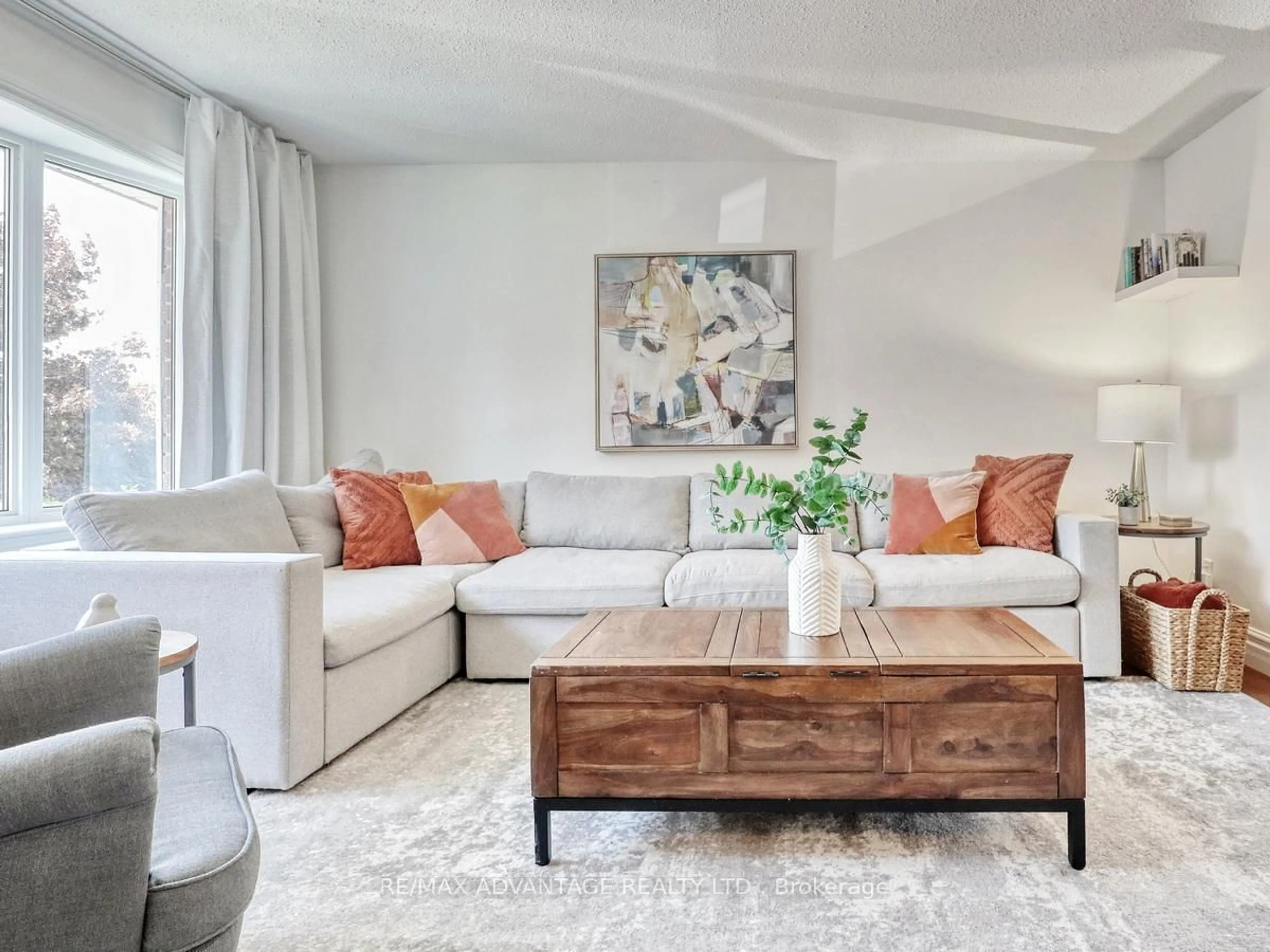 Living room with furniture, unknown for 38 Claycroft Cres, Kitchener Ontario N2N 2R7
