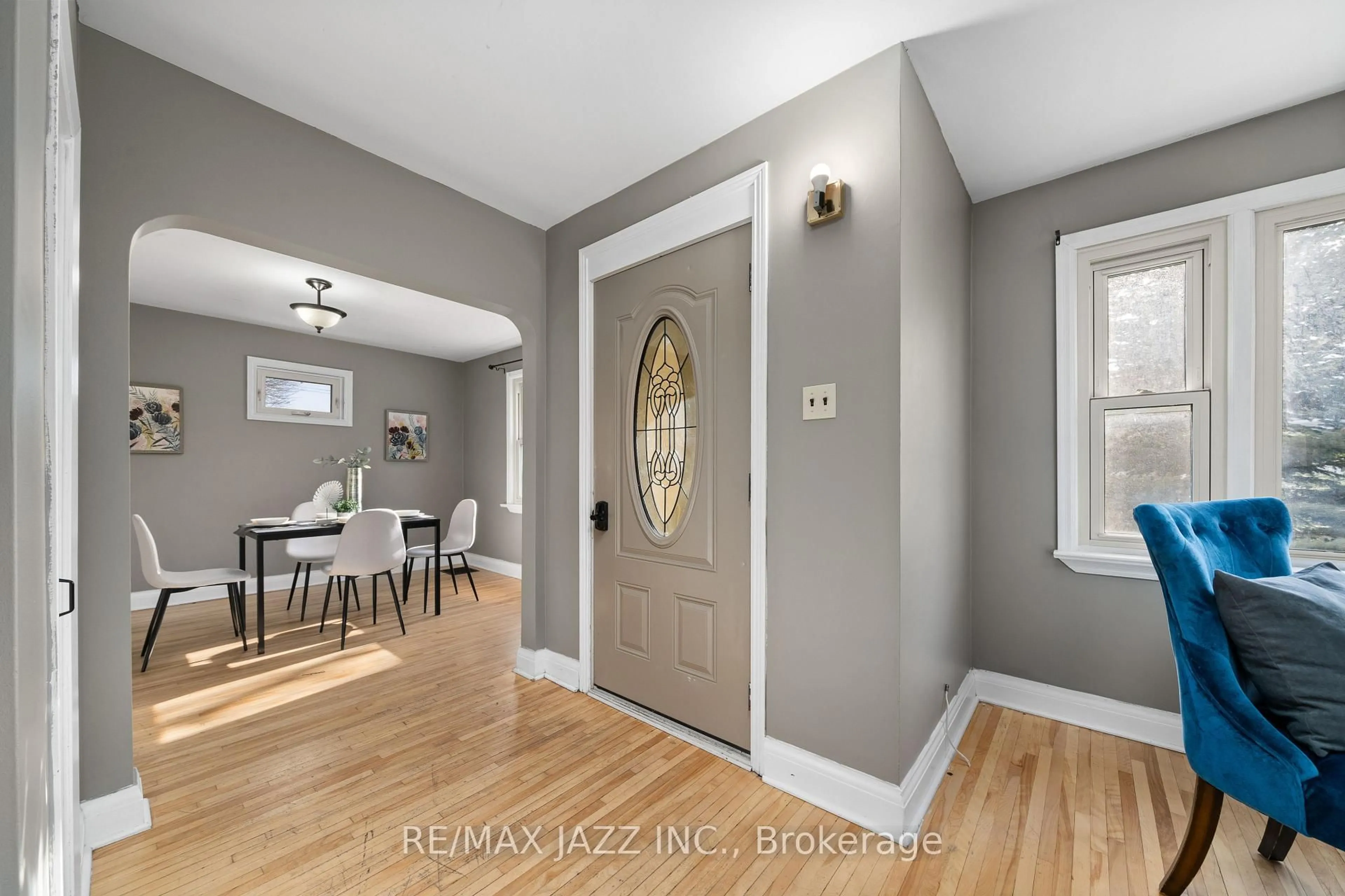 Indoor entryway for 47 Ponton St, Belleville Ontario K8P 3T7