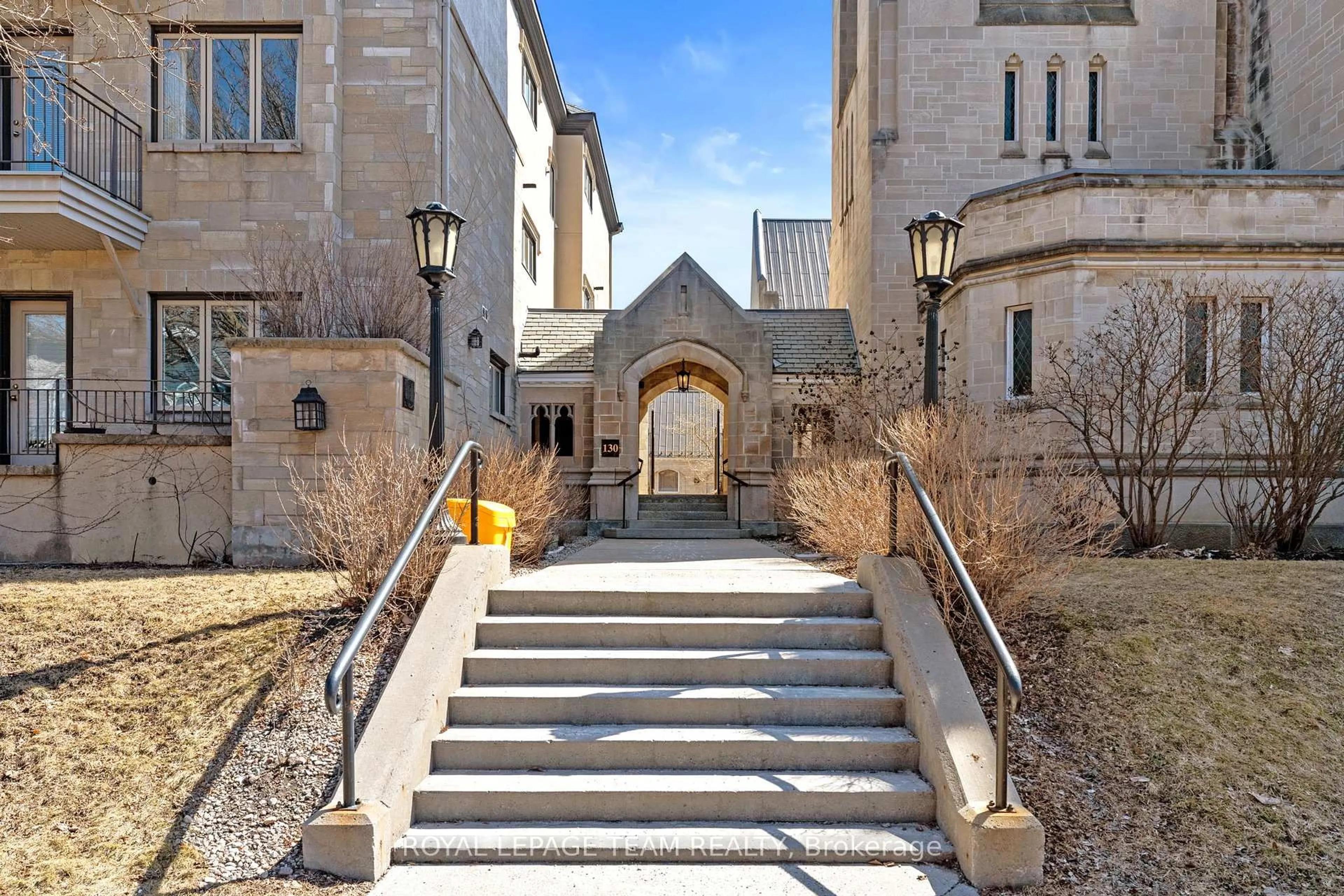 Stairs for 130 Glebe Ave #304, Ottawa Ontario K1S 2C5