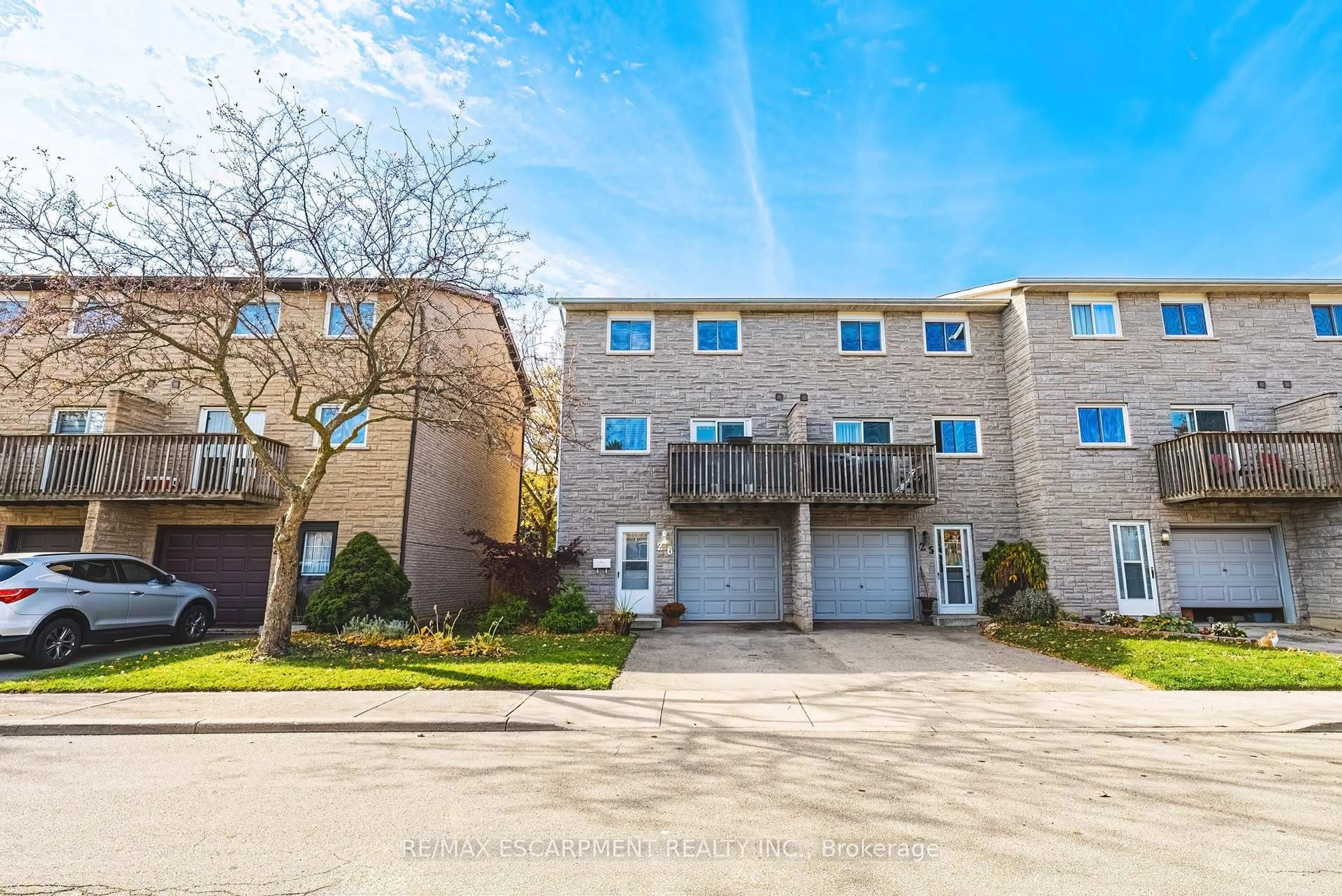 A pic from outside/outdoor area/front of a property/back of a property/a pic from drone, street for 1155 Paramount Dr #26, Hamilton Ontario L8J 2N4