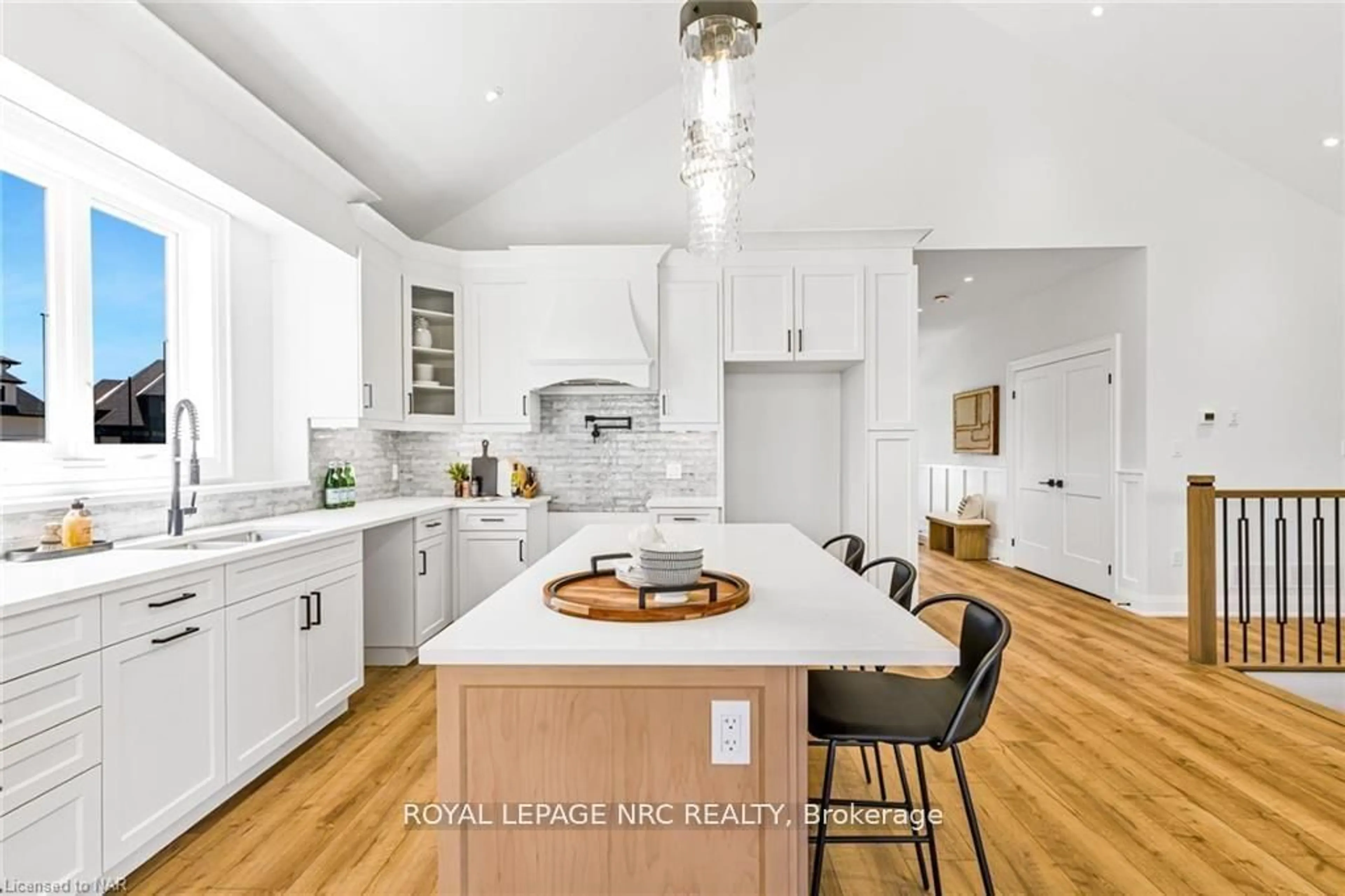 Open concept kitchen, unknown for 7490 Sherrilee Cres, Niagara Falls Ontario L2H 3T4