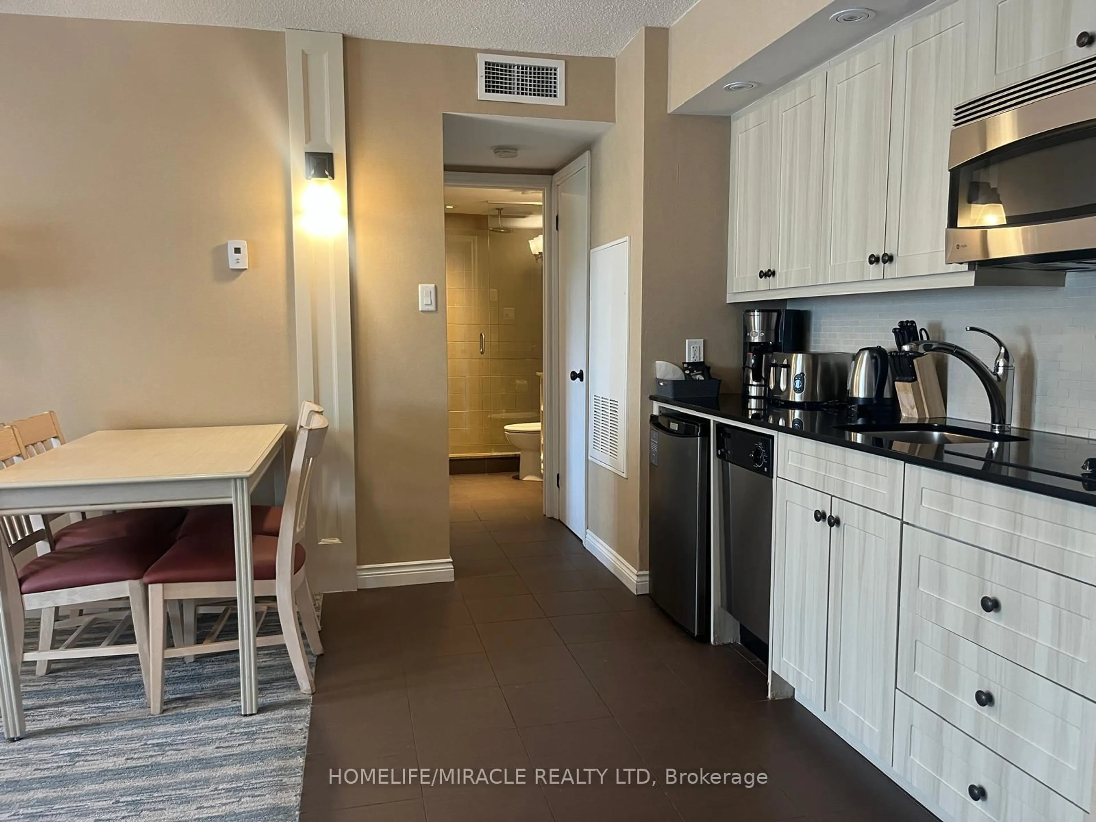 Standard kitchen, unknown for 1235 Deerhurst Dr #51/103, Huntsville Ontario P1H 2E8