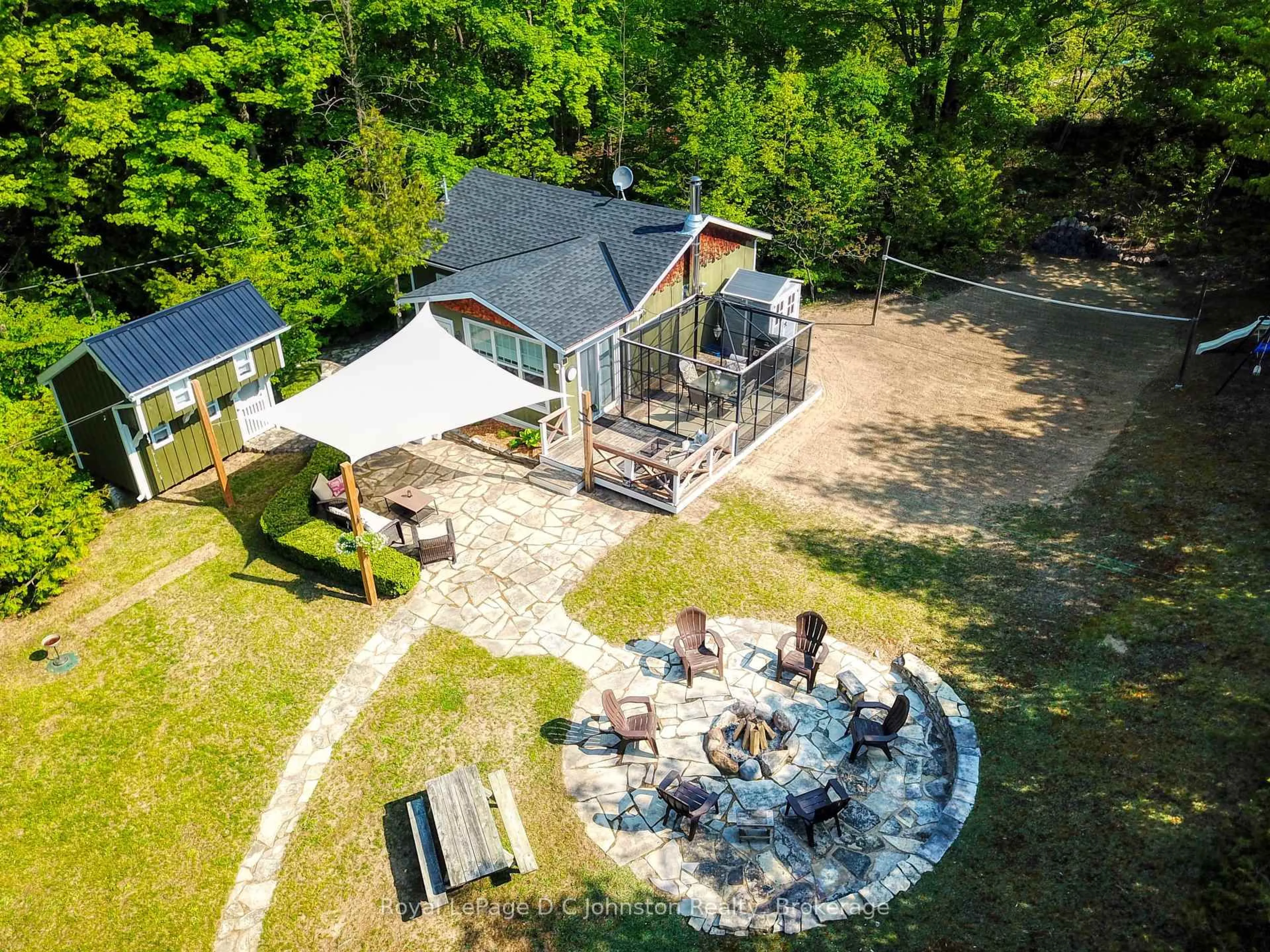 A pic from outside/outdoor area/front of a property/back of a property/a pic from drone, unknown for 1050 French Bay Rd, Native Leased Lands Ontario N0H 2L0