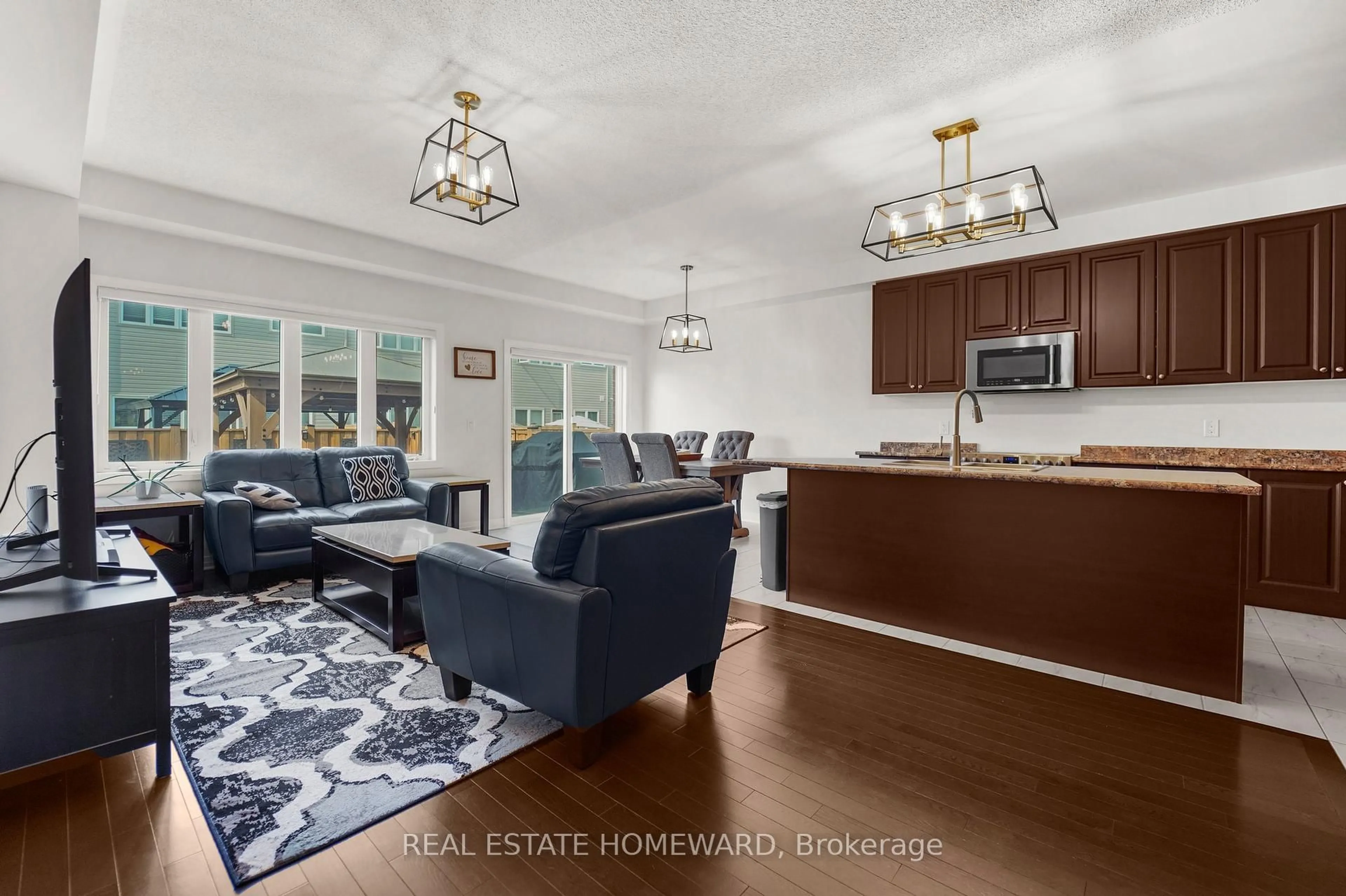 Open concept kitchen, unknown for 4102 Fracchioni Dr, Lincoln Ontario L0R 1B4