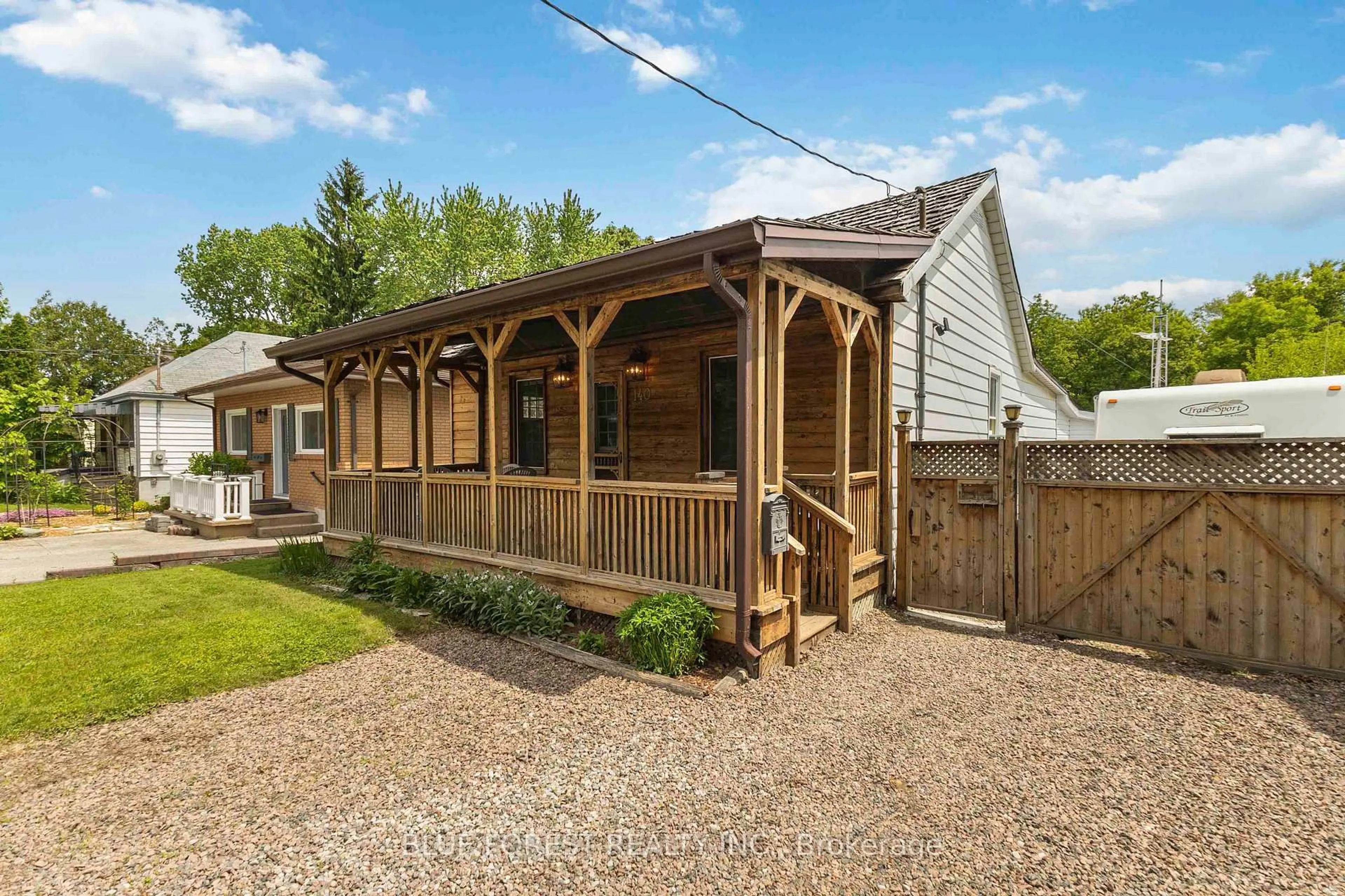 A pic from outside/outdoor area/front of a property/back of a property/a pic from drone, street for 140 Emerson Ave, London South Ontario N5Z 3L6