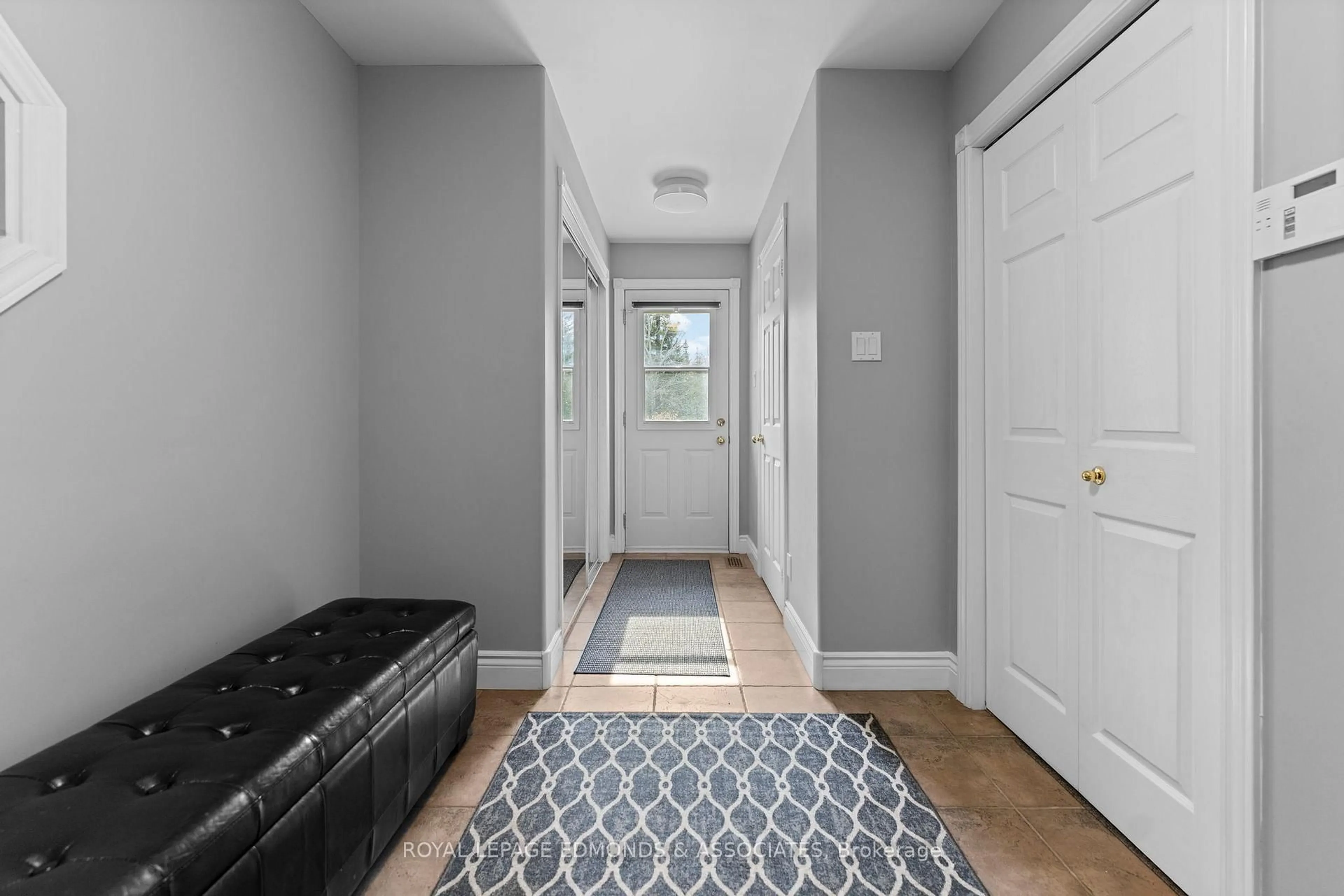 Indoor entryway for 50 Blue Danube Way, Pembroke Ontario K8A 6W2