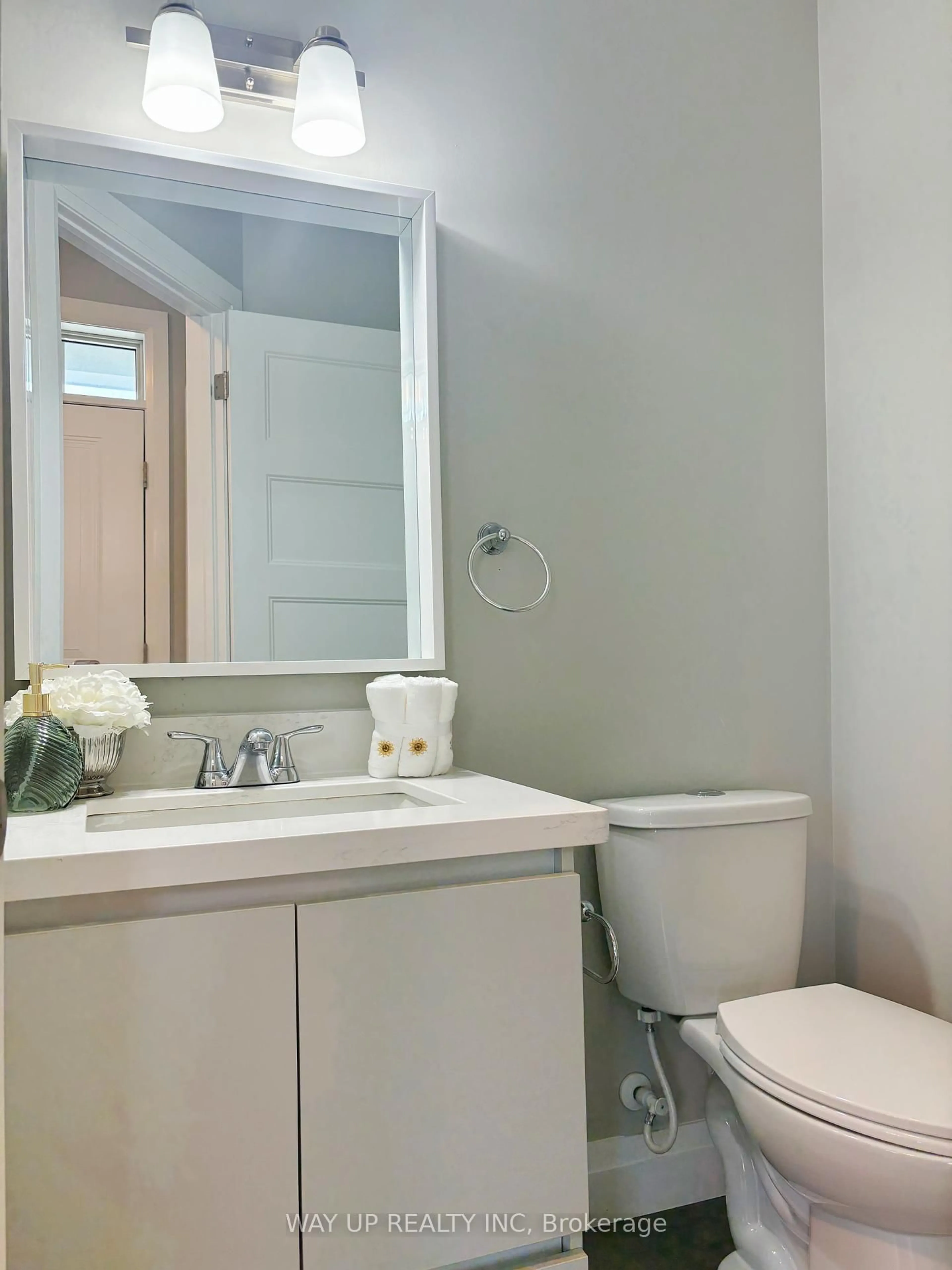 Standard bathroom, unknown for 299 Callaway Rd, London North Ontario N6G 0N8
