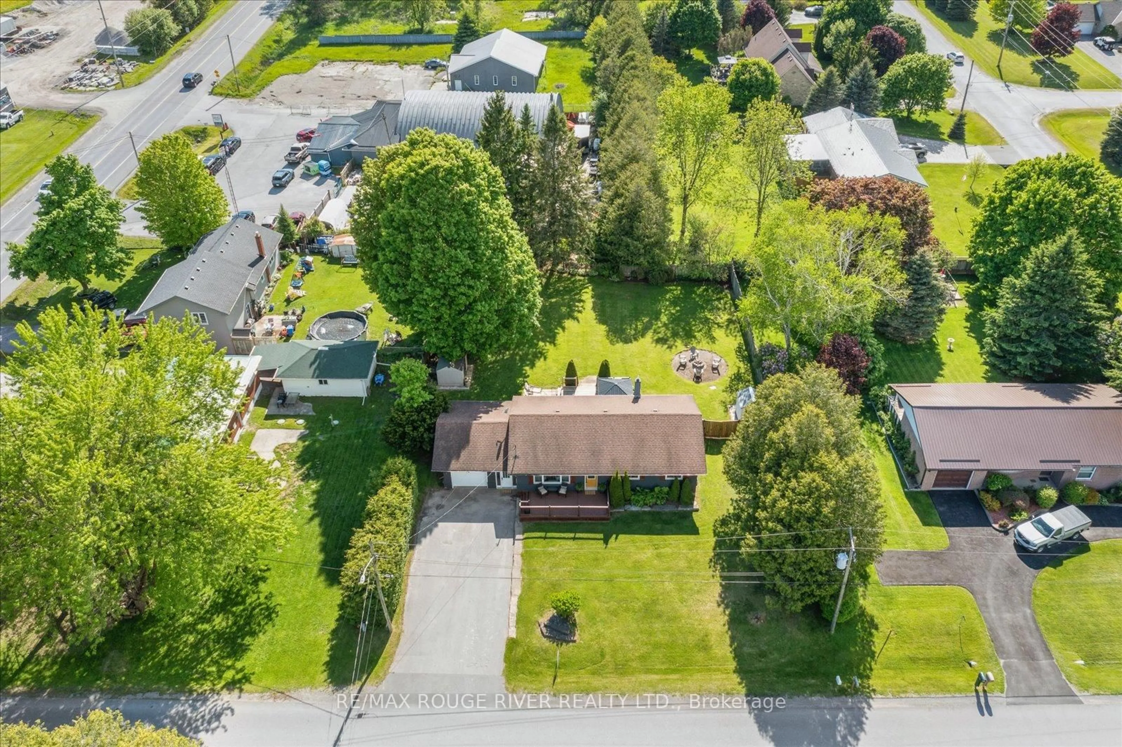 A pic from outside/outdoor area/front of a property/back of a property/a pic from drone, street for 2814 Cornish Hollow Rd, Hamilton Township Ontario K9A 4J9