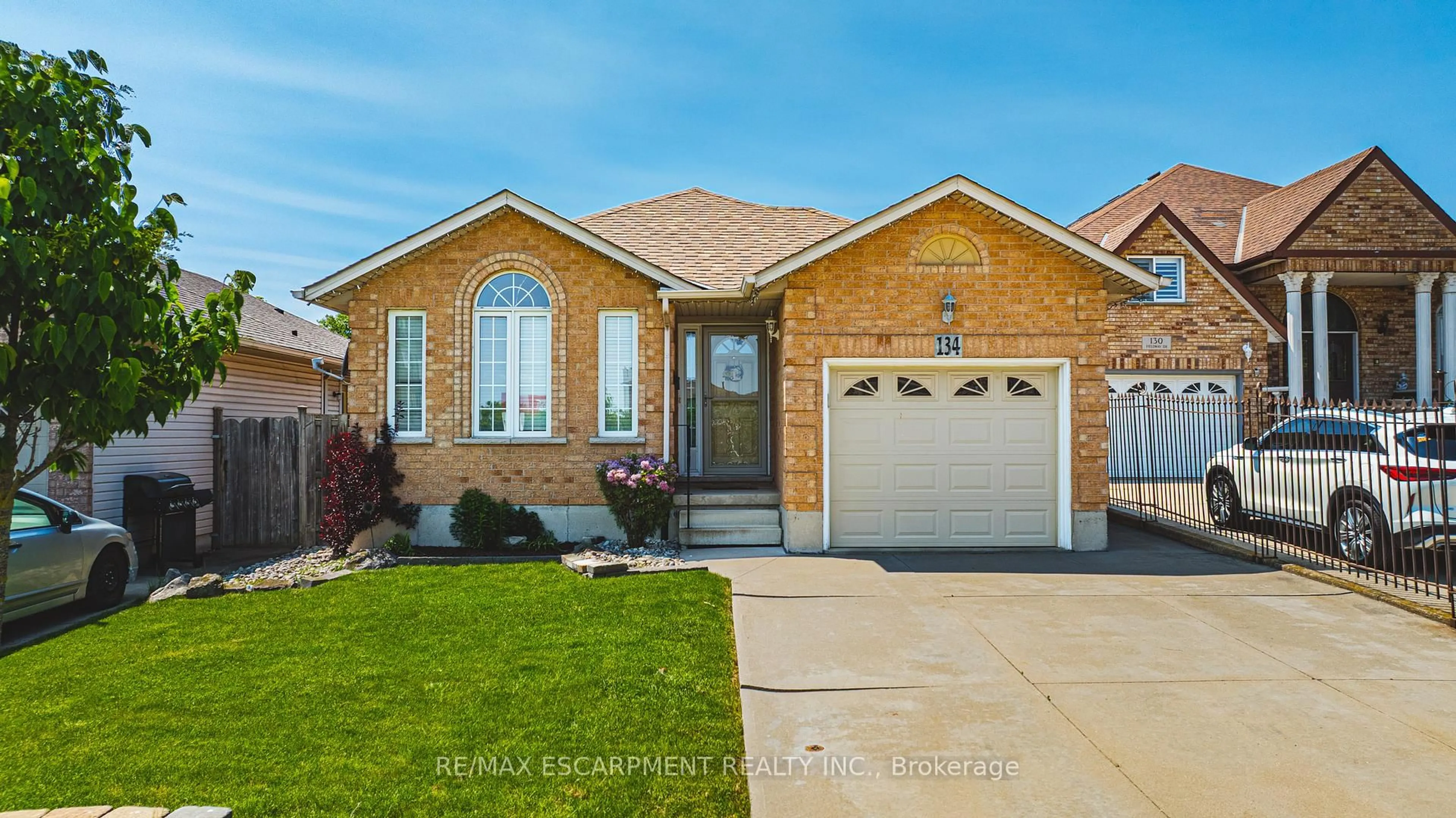 Home with brick exterior material, street for 134 Fieldway Dr, Hamilton Ontario L9A 2L6