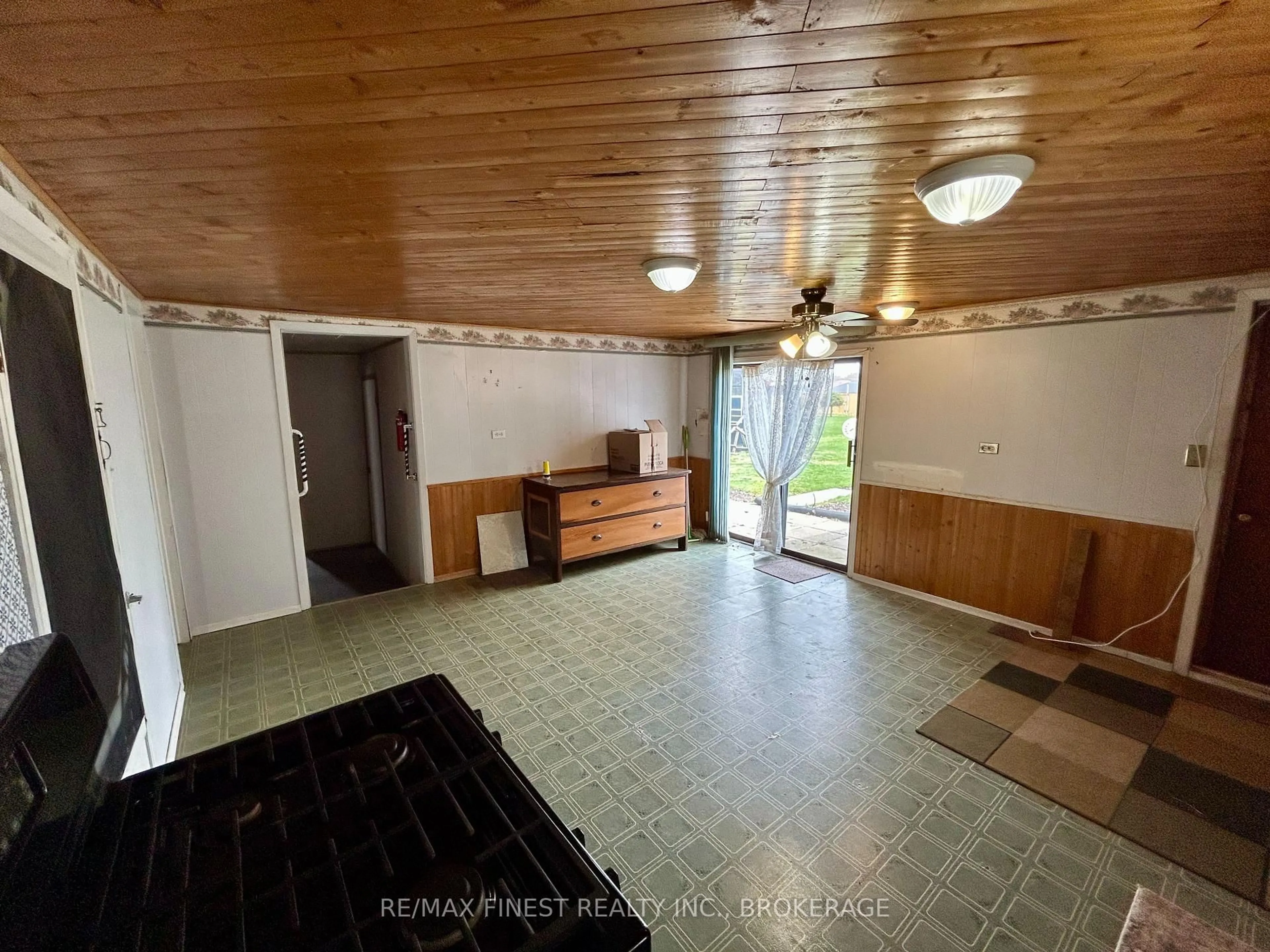 A pic of a room for 159 University Ave, Belleville Ontario K8N 4Y4