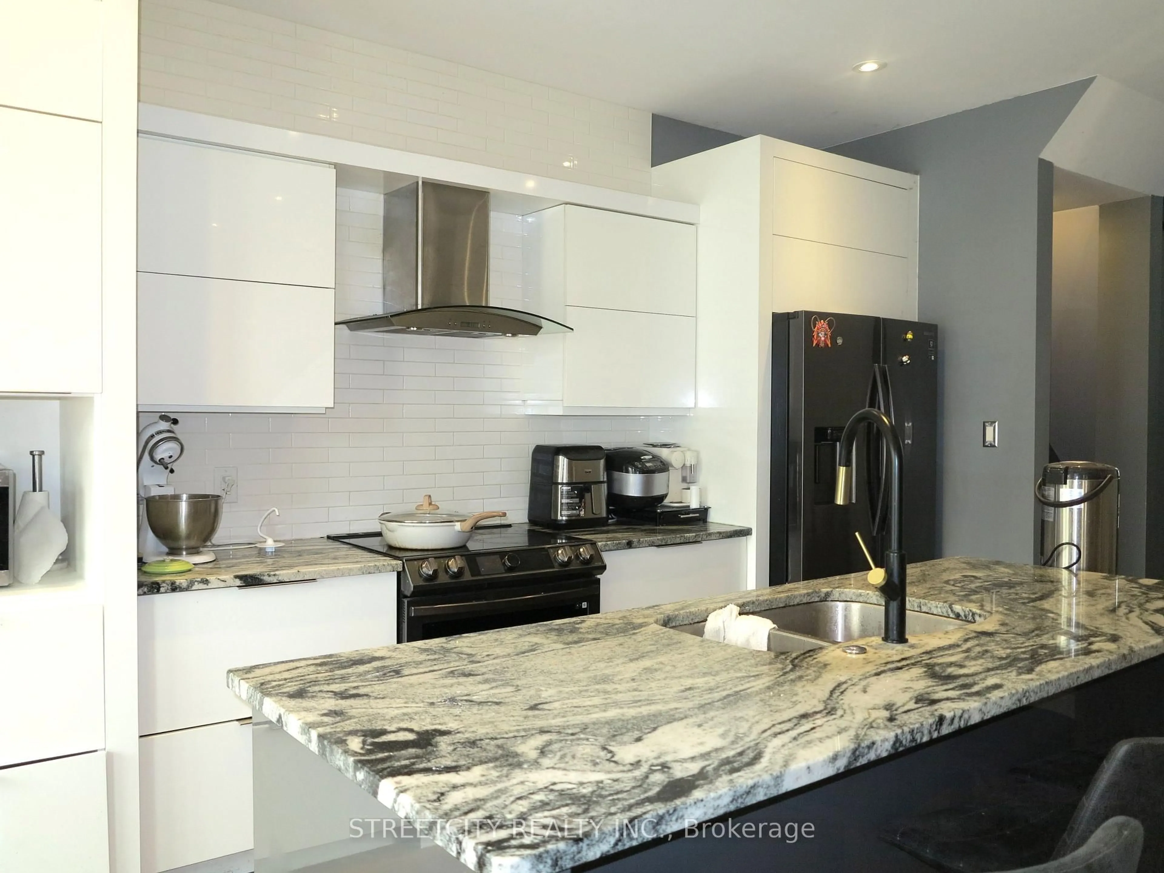Contemporary kitchen, ceramic/tile floor for 578 Freeport St, London North Ontario N6G 0A6