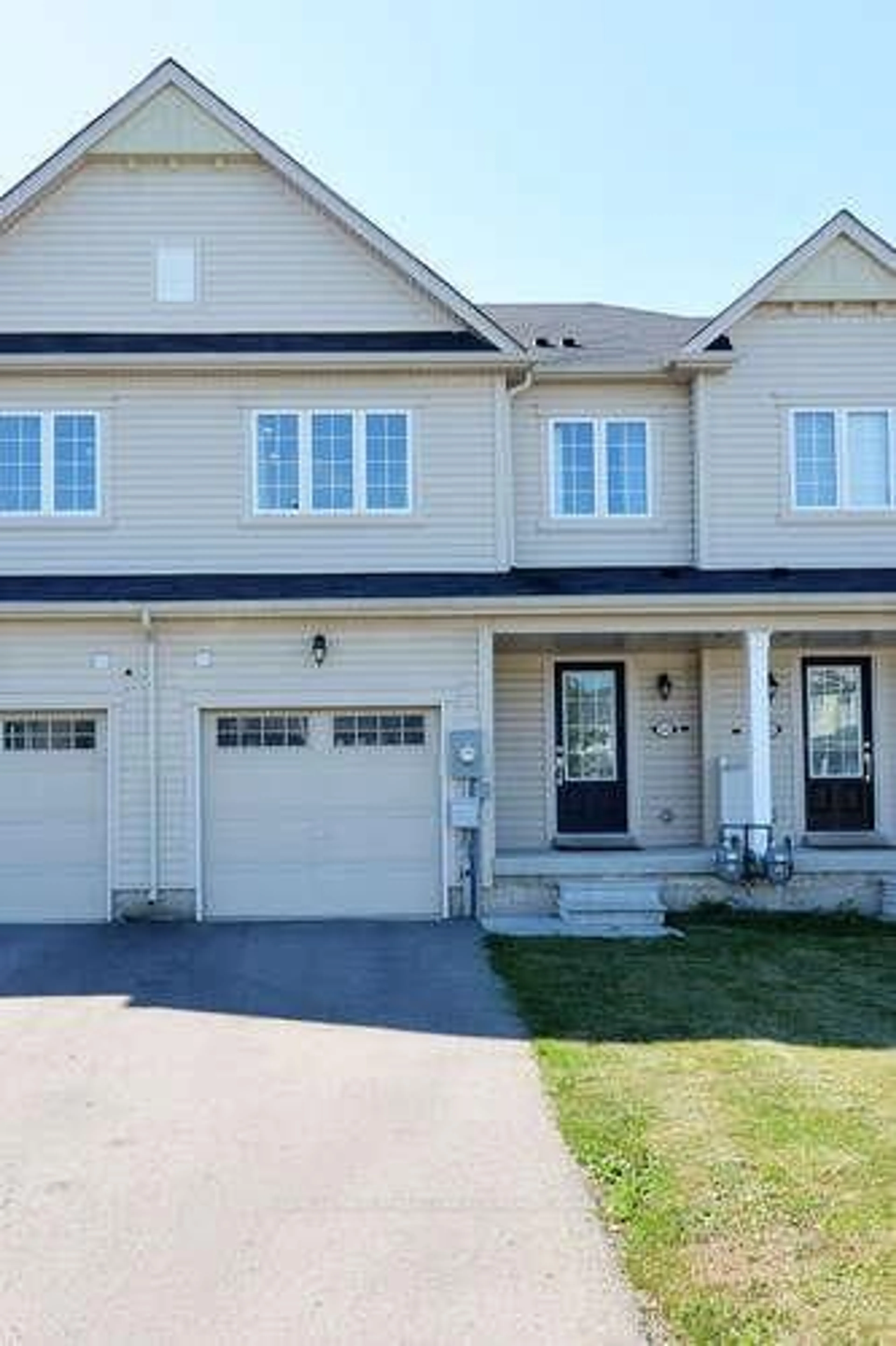 Home with vinyl exterior material, street for 244 Esther Cres, Thorold Ontario L3B 0H1