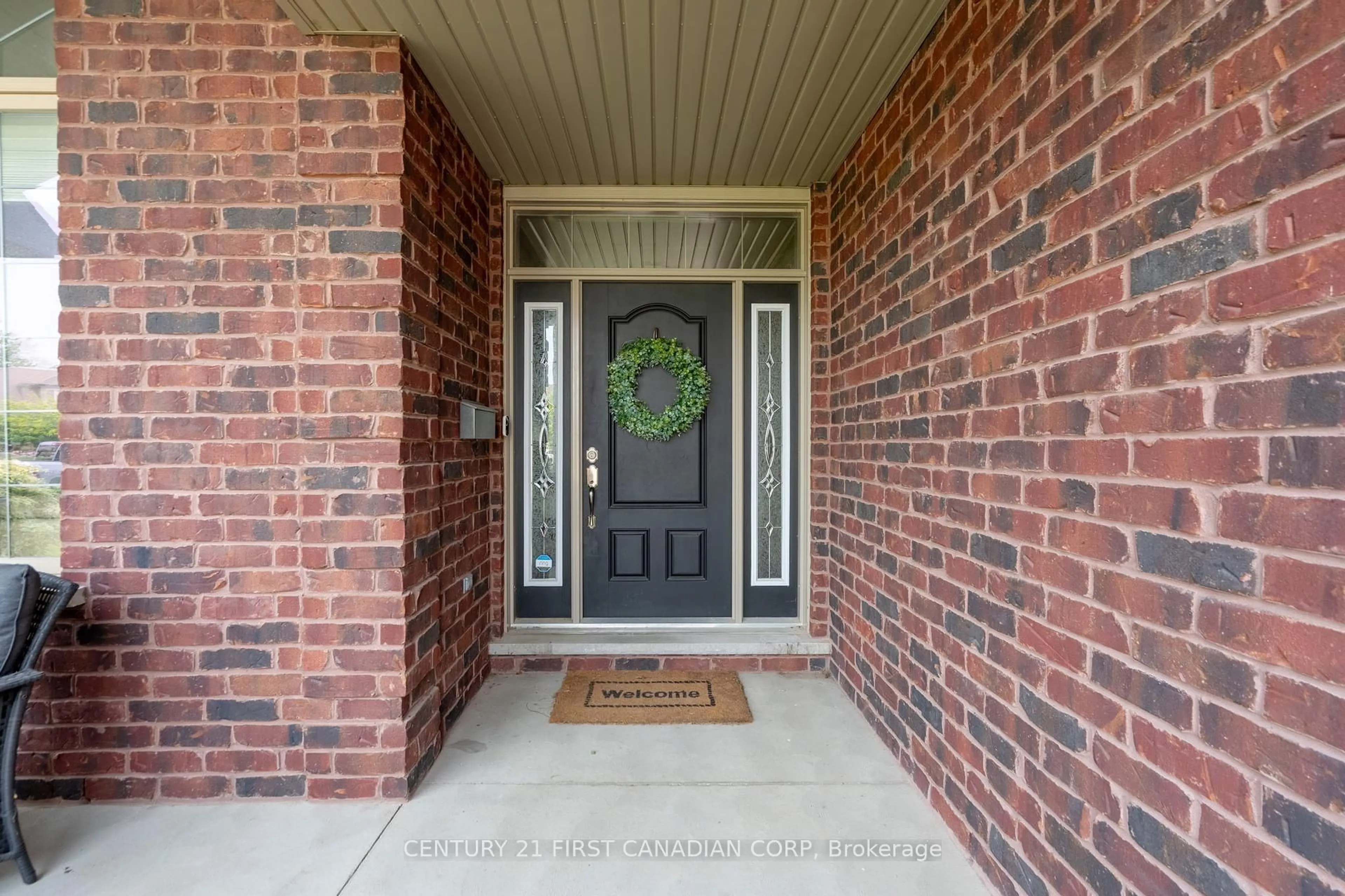 Indoor entryway for 378 MacDonald St, Strathroy Caradoc Ontario N7G 3B1