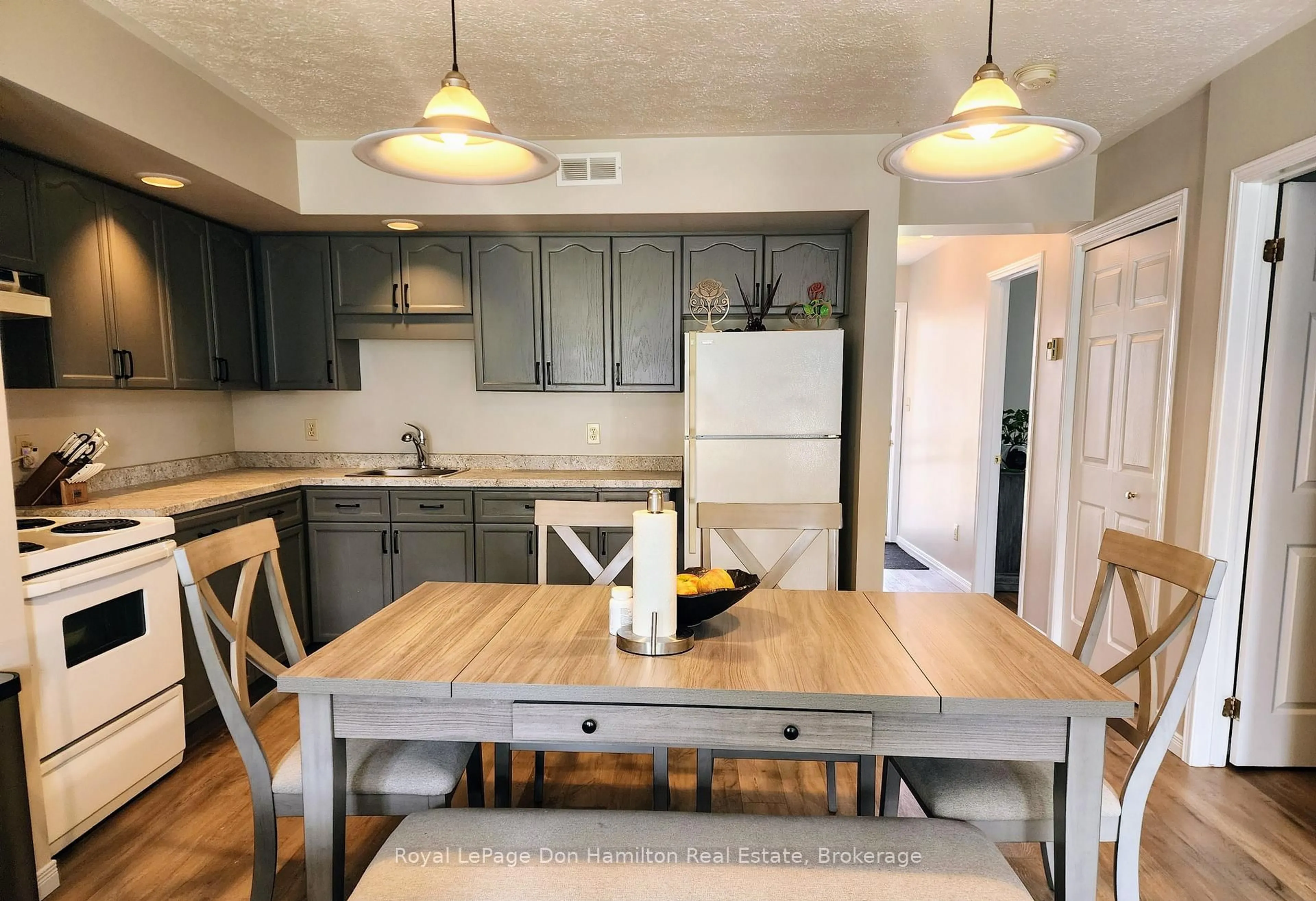 Open concept kitchen, unknown for 1026 Ann St #6, Howick Ontario N0G 2X0