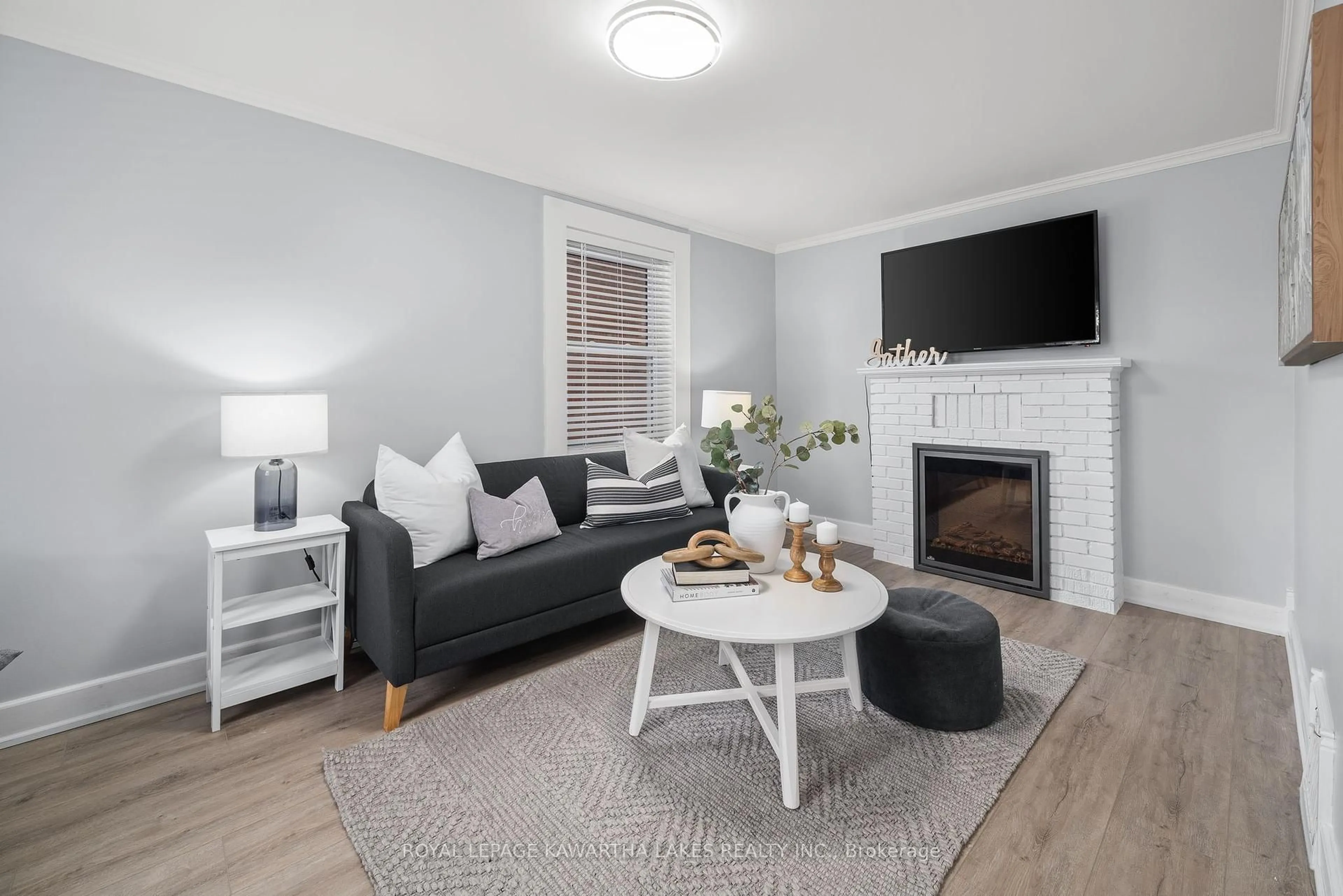 Living room with furniture, unknown for 18 Bond St, Kawartha Lakes Ontario K9V 3P6