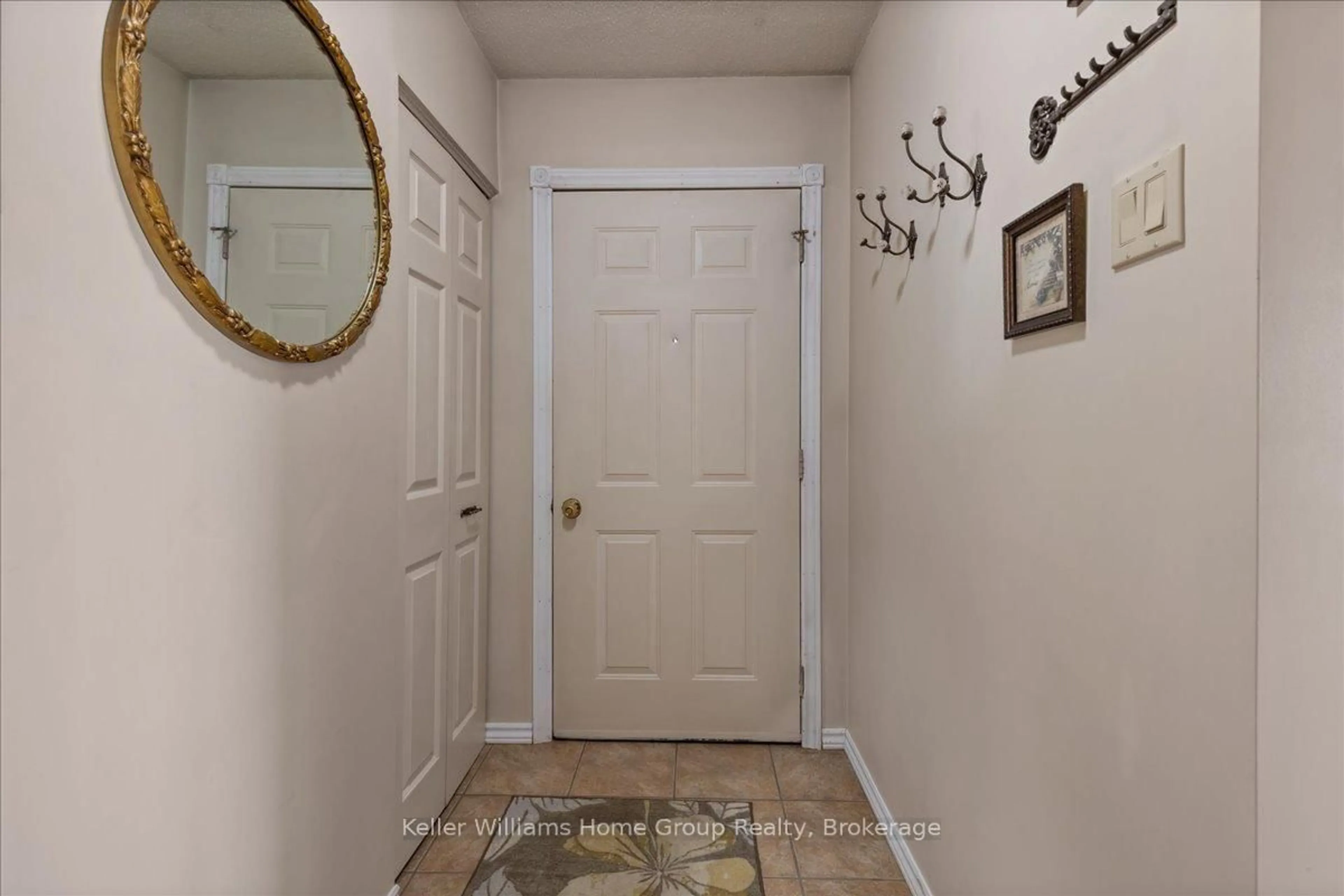 Indoor entryway for 76 Upton Cres, Guelph Ontario N1E 6P5
