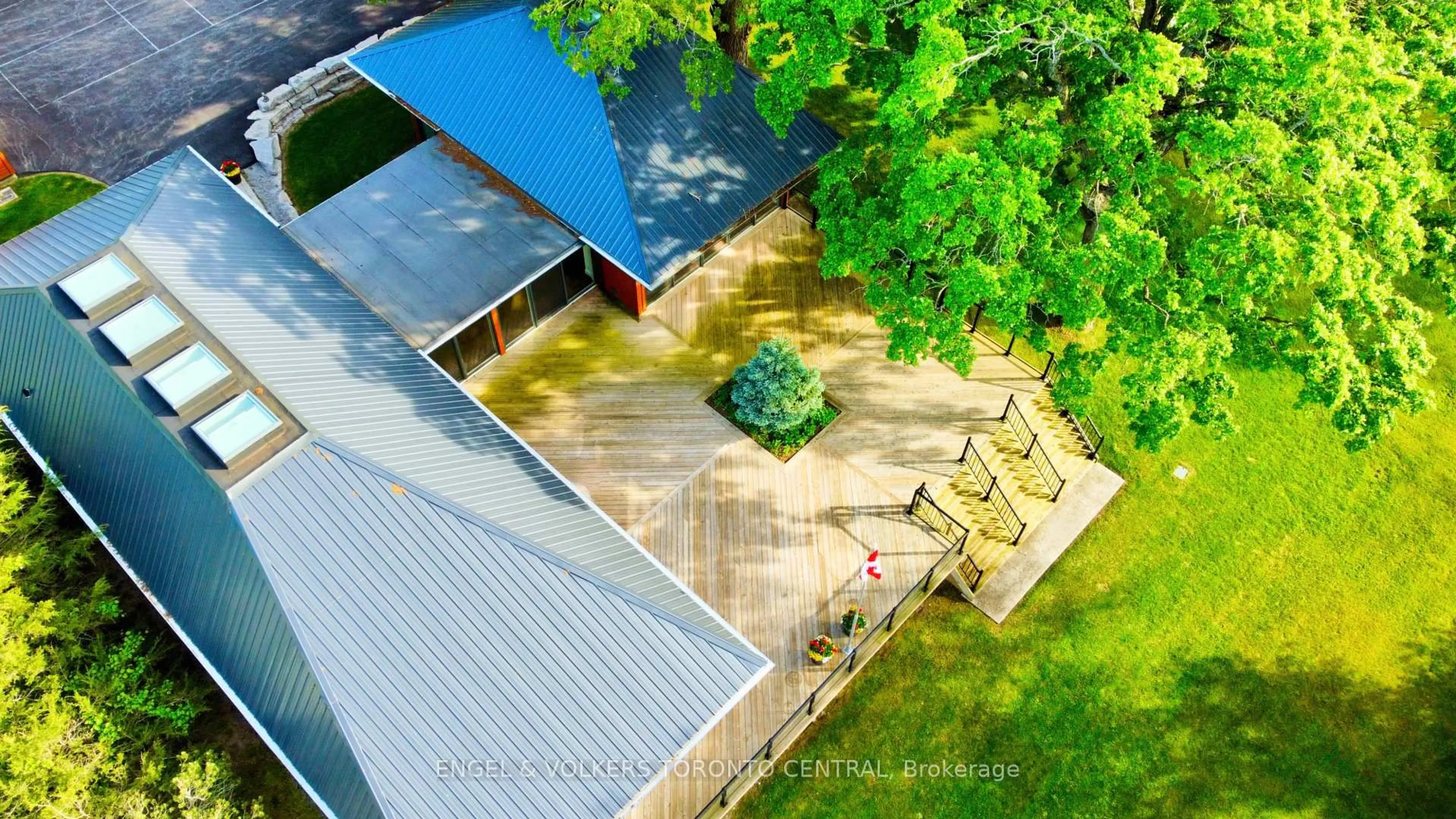 A pic from outside/outdoor area/front of a property/back of a property/a pic from drone, building for 131 Peats Point Rd, Prince Edward County Ontario K0K 1K0