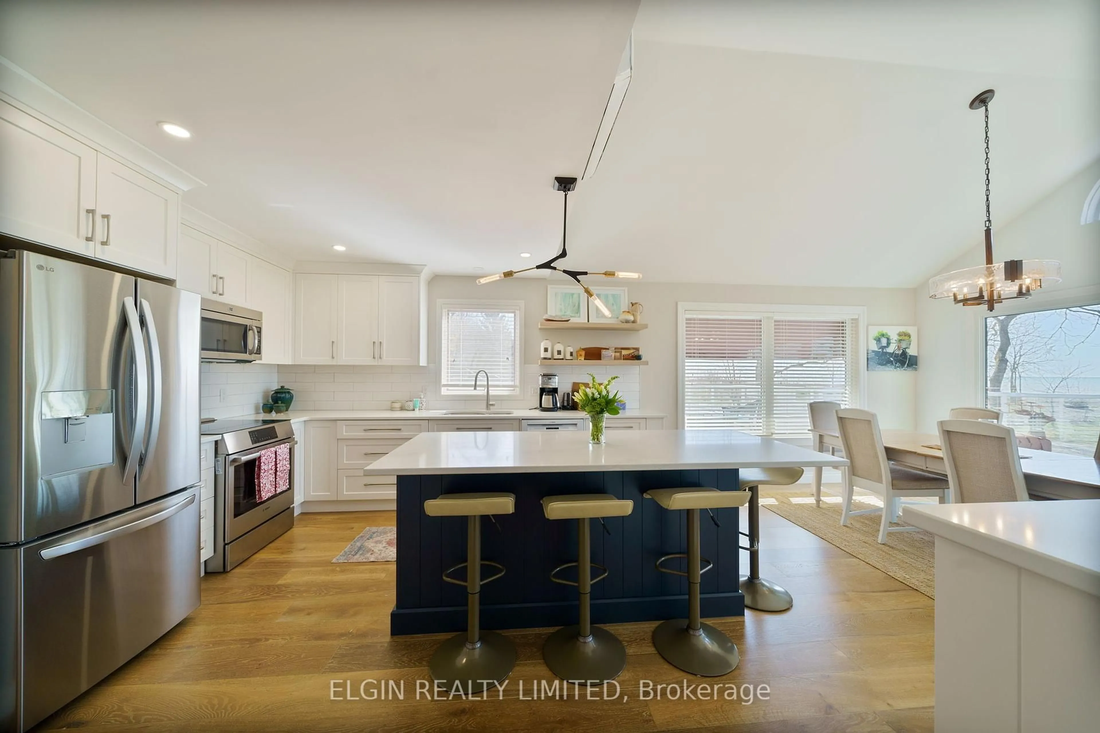 Open concept kitchen, unknown for 547 West Edith Cavell Blvd, Central Elgin Ontario N5L 1G8