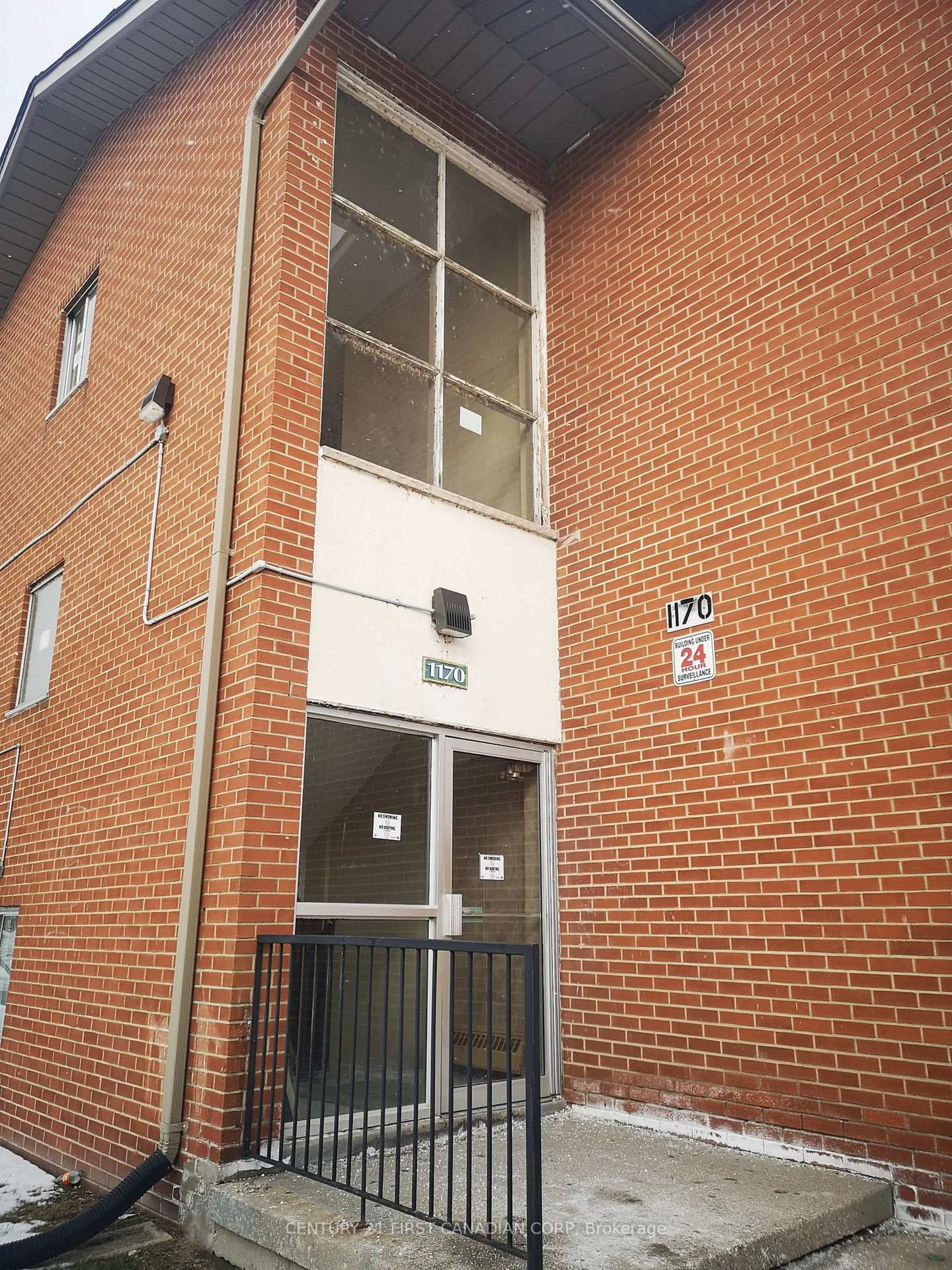 Indoor foyer for 1170 Hamilton Rd #207, London East Ontario N5W 1A9