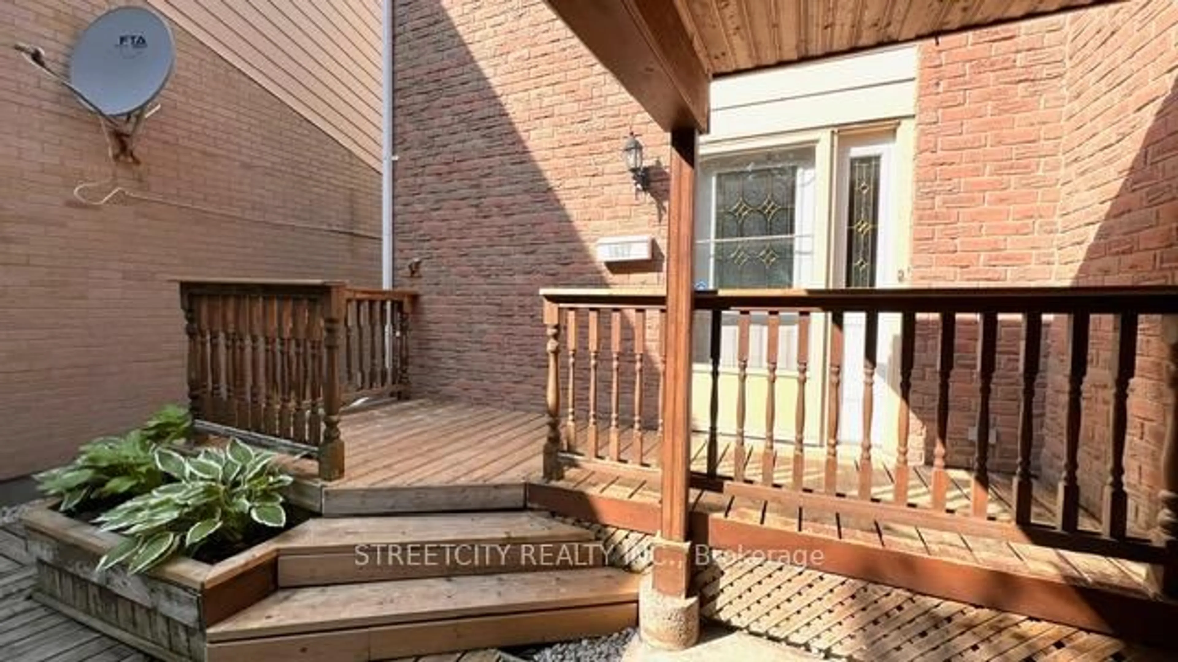 Indoor entryway for 1827 Aldersbrook Gate, London North Ontario N6G 3M4