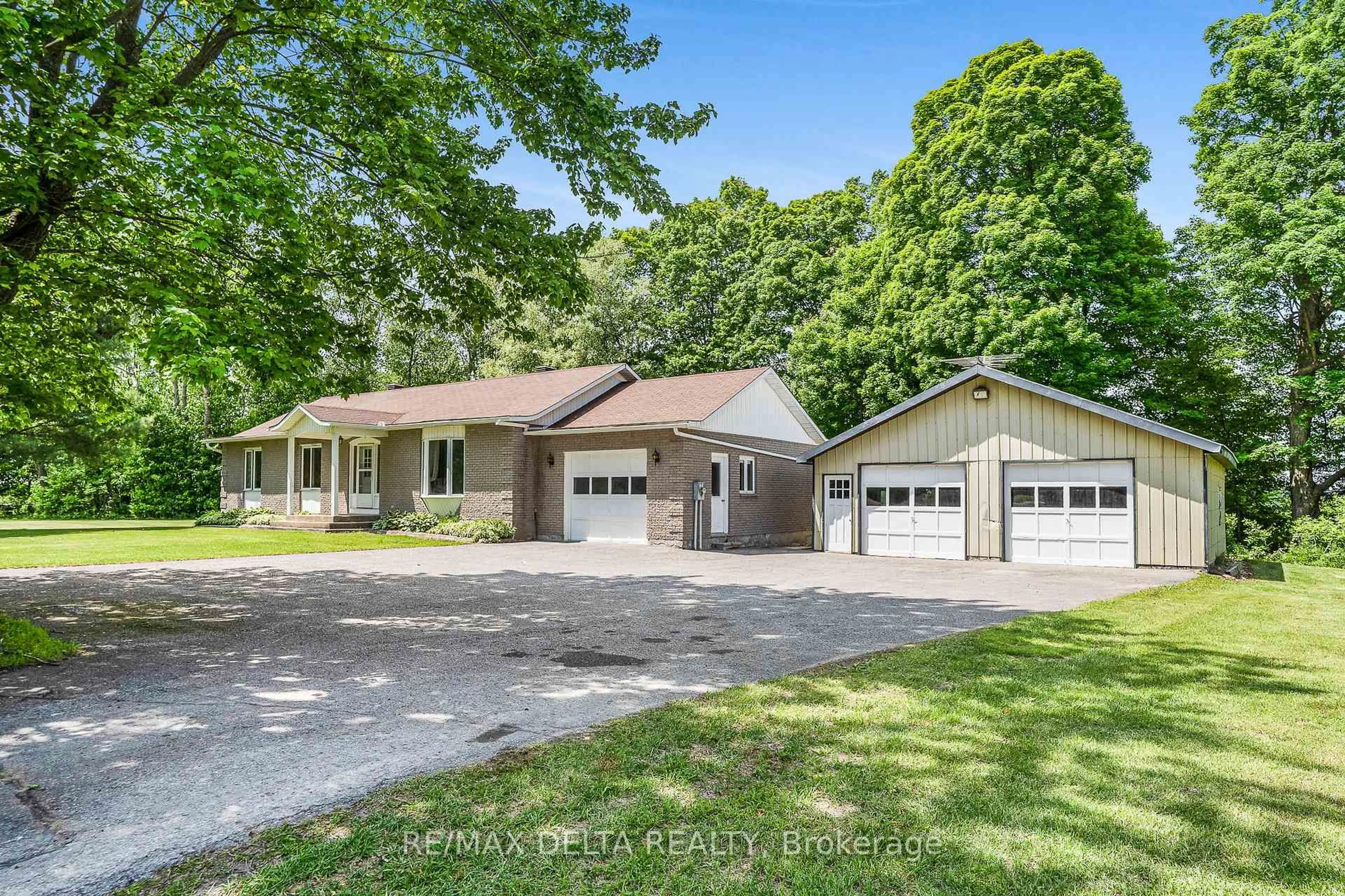 A pic from outside/outdoor area/front of a property/back of a property/a pic from drone, street for 1563 St Felix Rd, Clarence-Rockland Ontario K0A 2A0