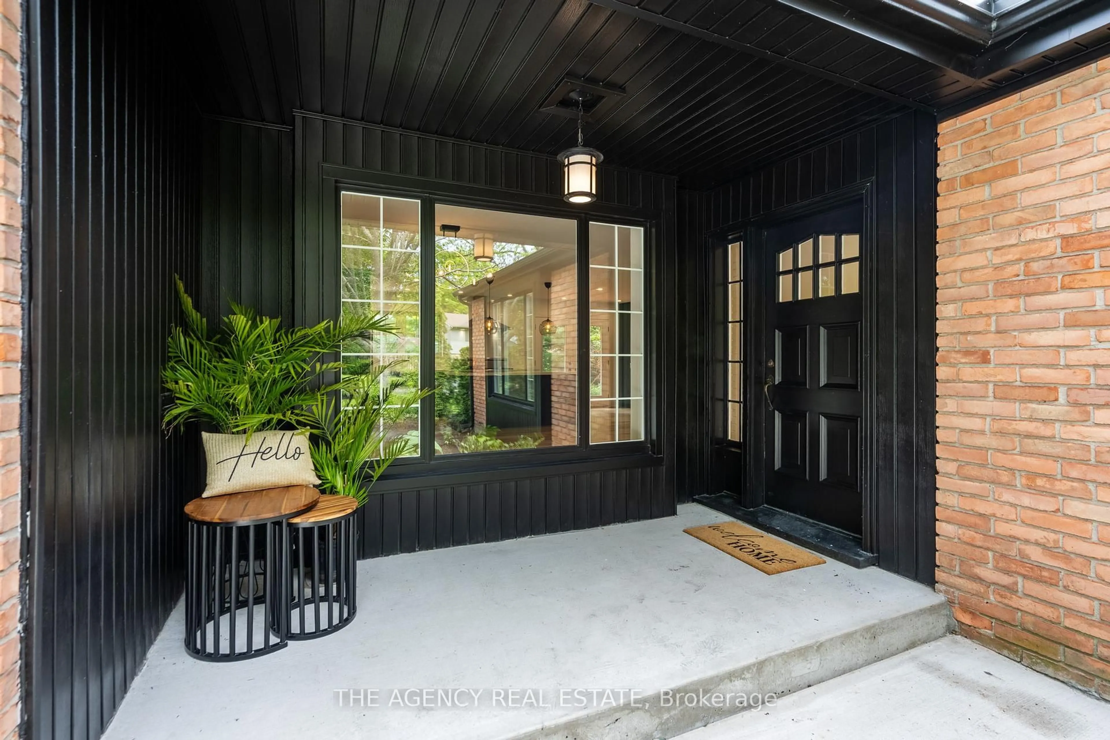 Indoor entryway for 38 Hunt Village Cres, London North Ontario N6H 4A3
