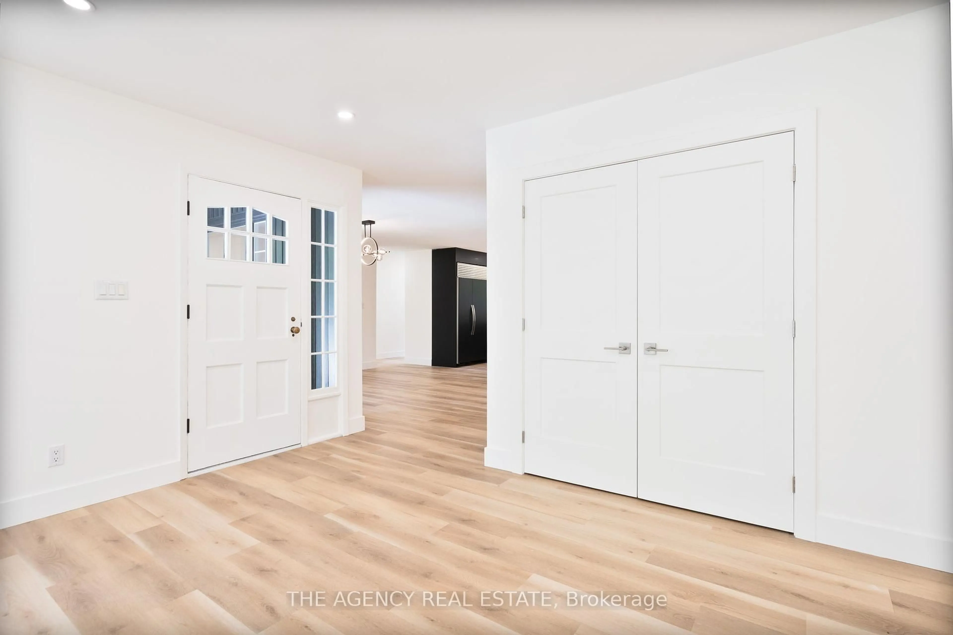Indoor entryway for 38 Hunt Village Cres, London North Ontario N6H 4A3