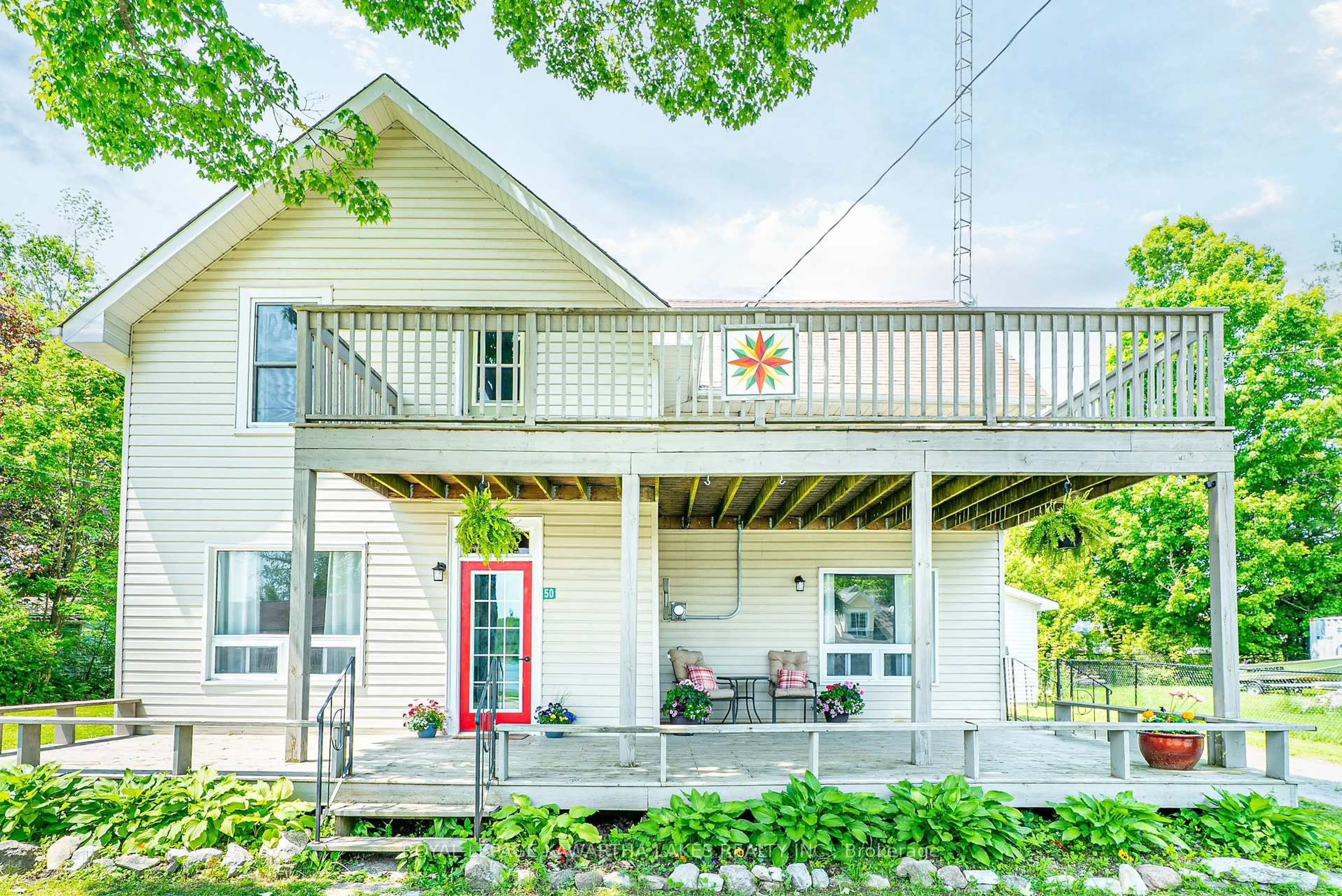 Home with vinyl exterior material, building for 50 North Water St, Kawartha Lakes Ontario K0M 1K0