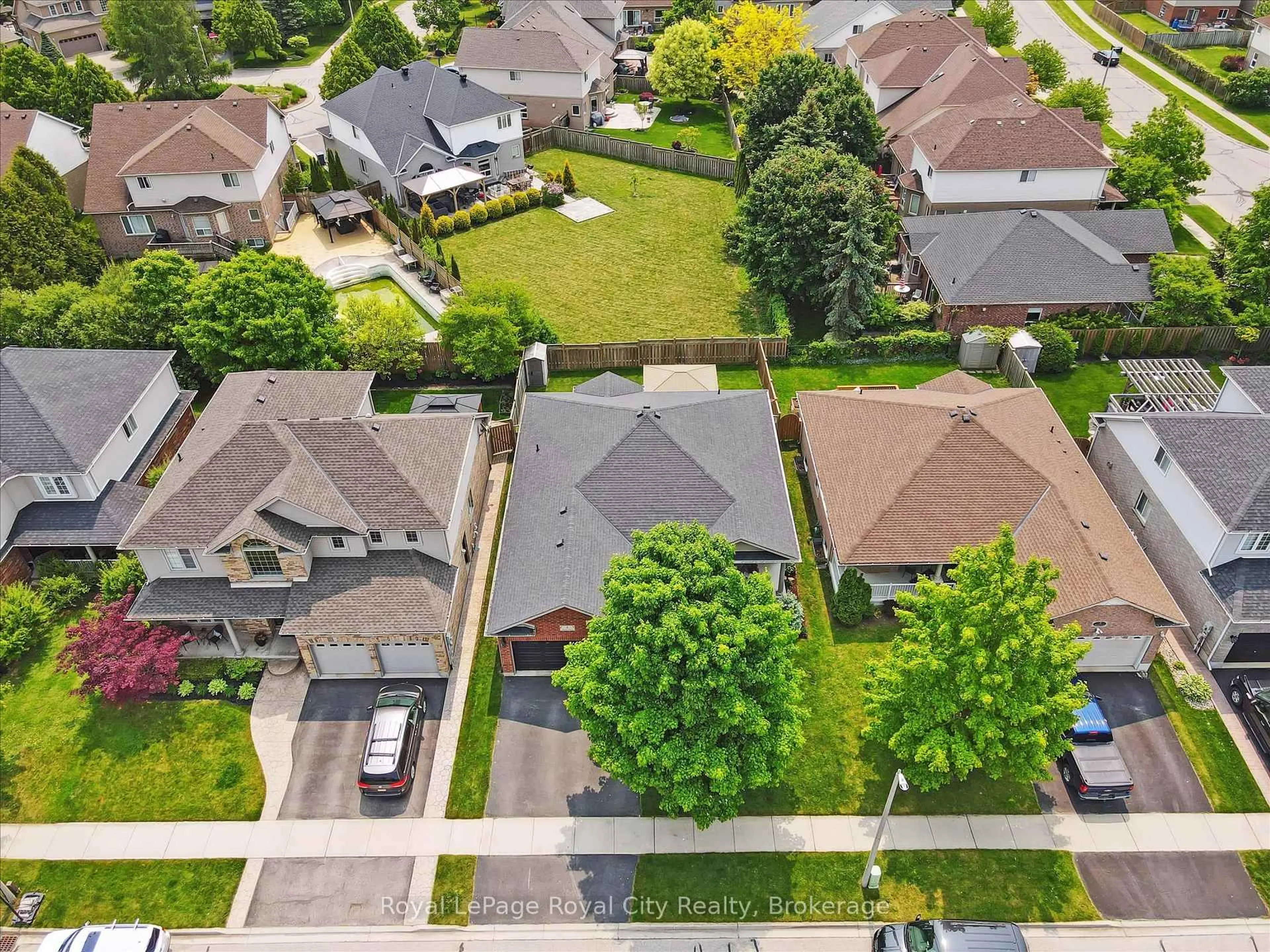 A pic from outside/outdoor area/front of a property/back of a property/a pic from drone, street for 5 Haney Dr, Guelph Ontario N1L 1N3