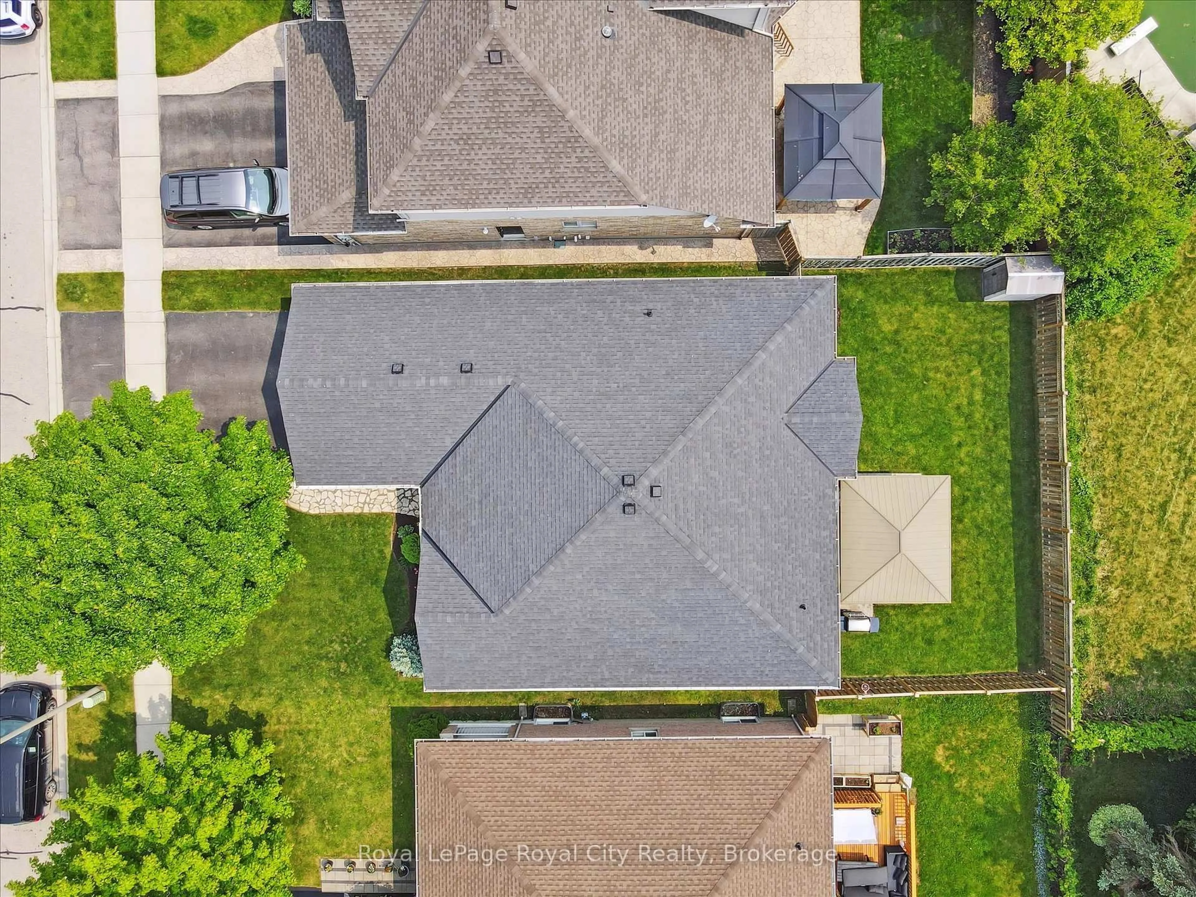 A pic from outside/outdoor area/front of a property/back of a property/a pic from drone, street for 5 Haney Dr, Guelph Ontario N1L 1N3