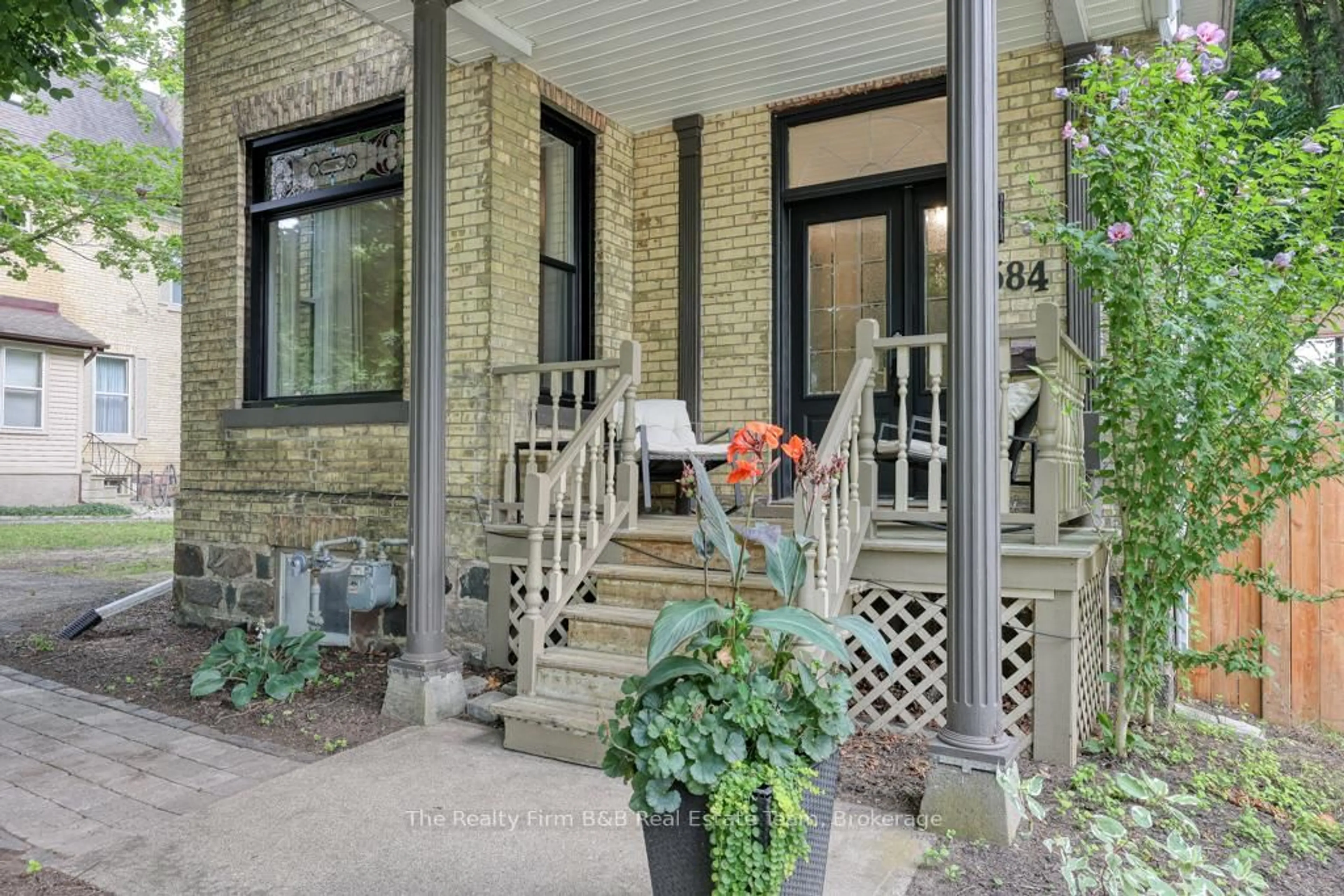 Patio, street for 584 Grant St, Woodstock Ontario N4S 4Z3