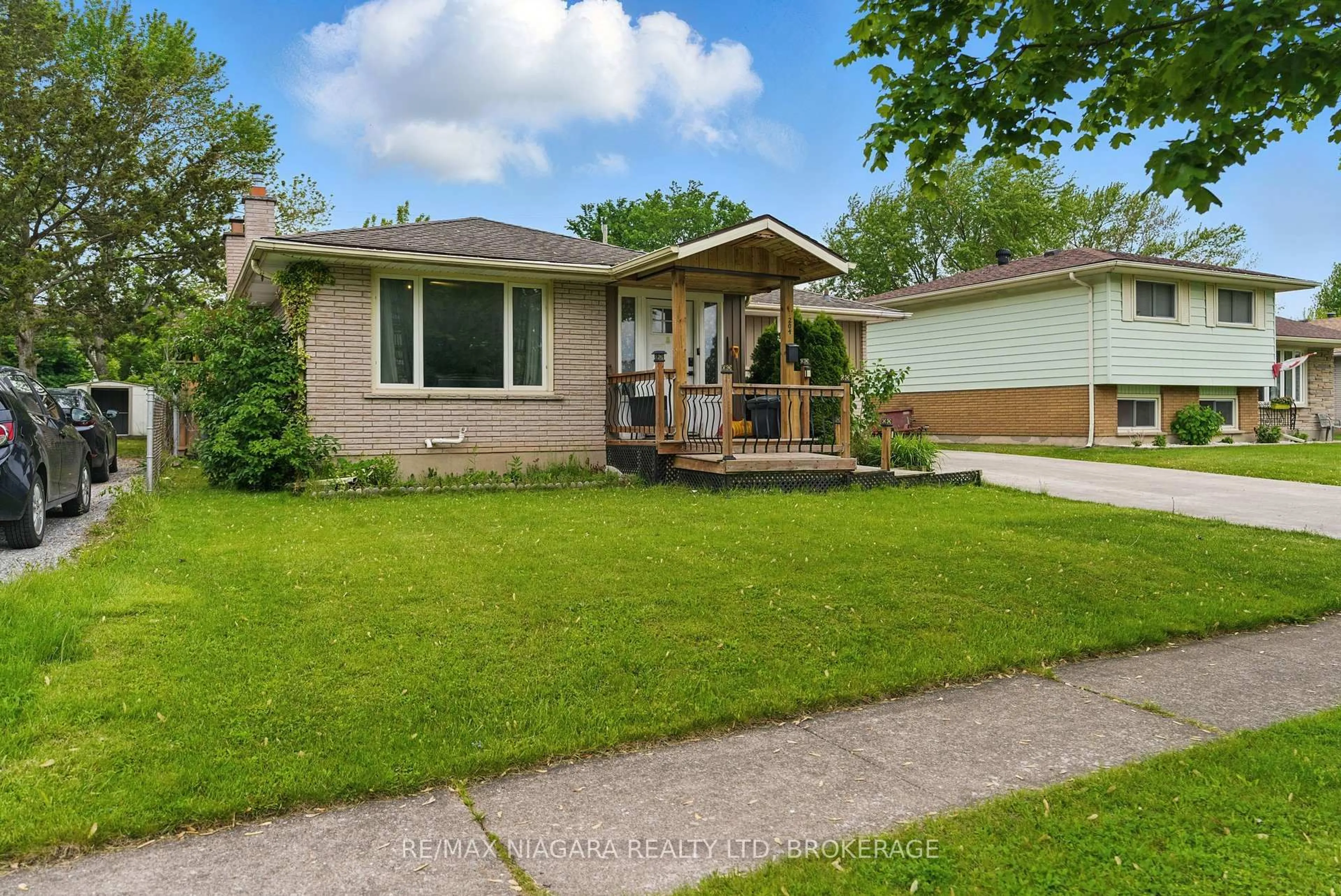 Unknown for 204 Hildred St, Welland Ontario L3B 1N1