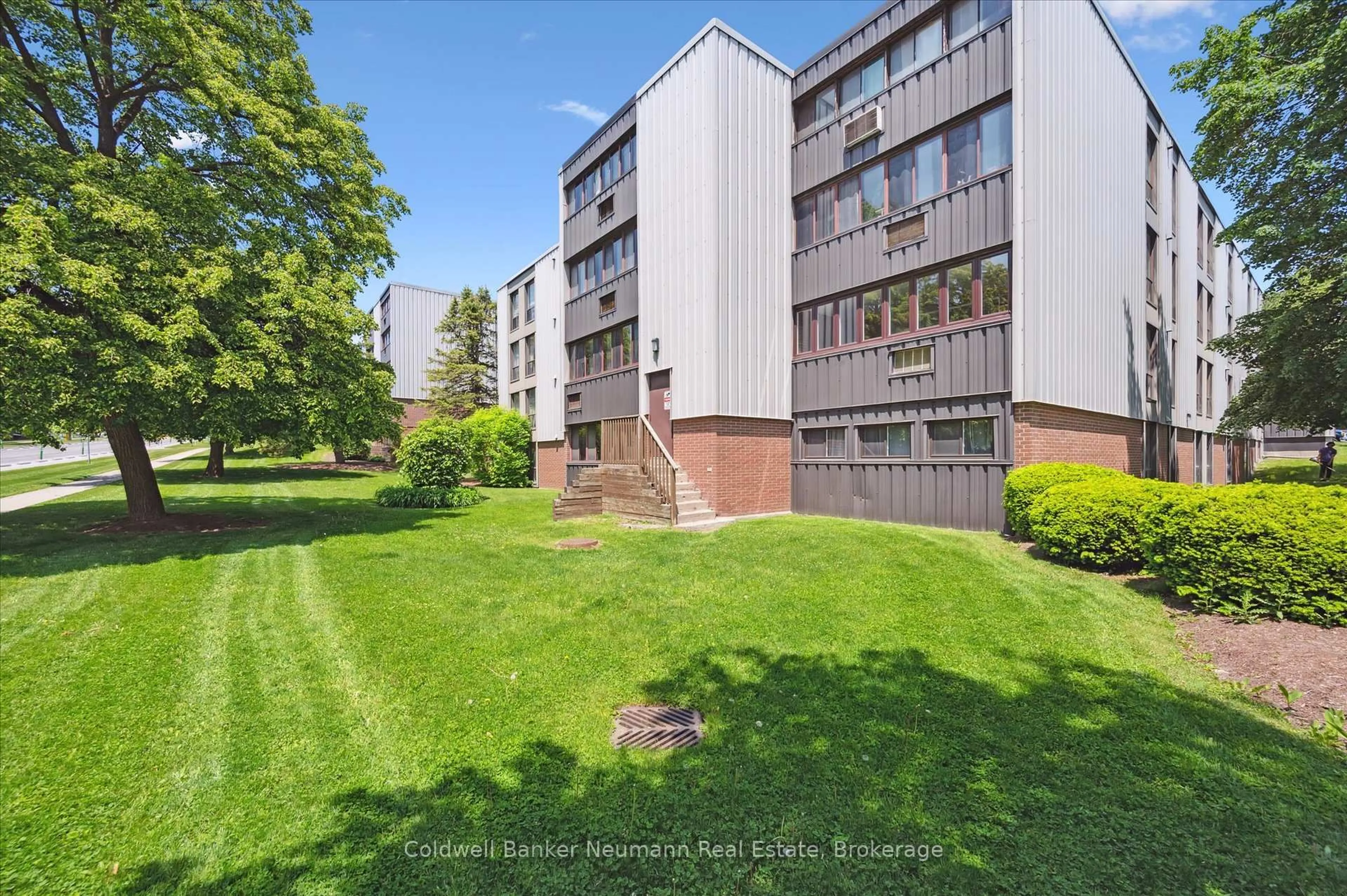 A pic from outside/outdoor area/front of a property/back of a property/a pic from drone, unknown for 7 Ajax St #206, Guelph Ontario N1H 2A9