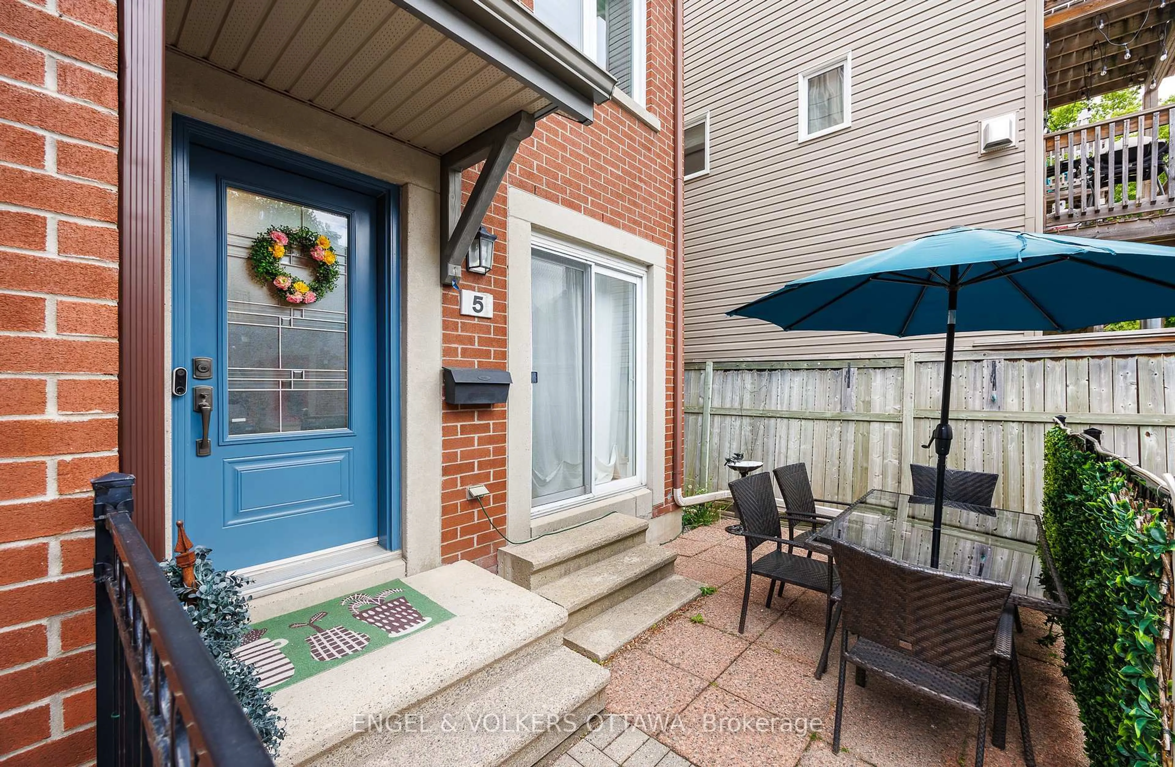 Patio, street for 5 Carraway Private, Ottawa Ontario K1S 5S3