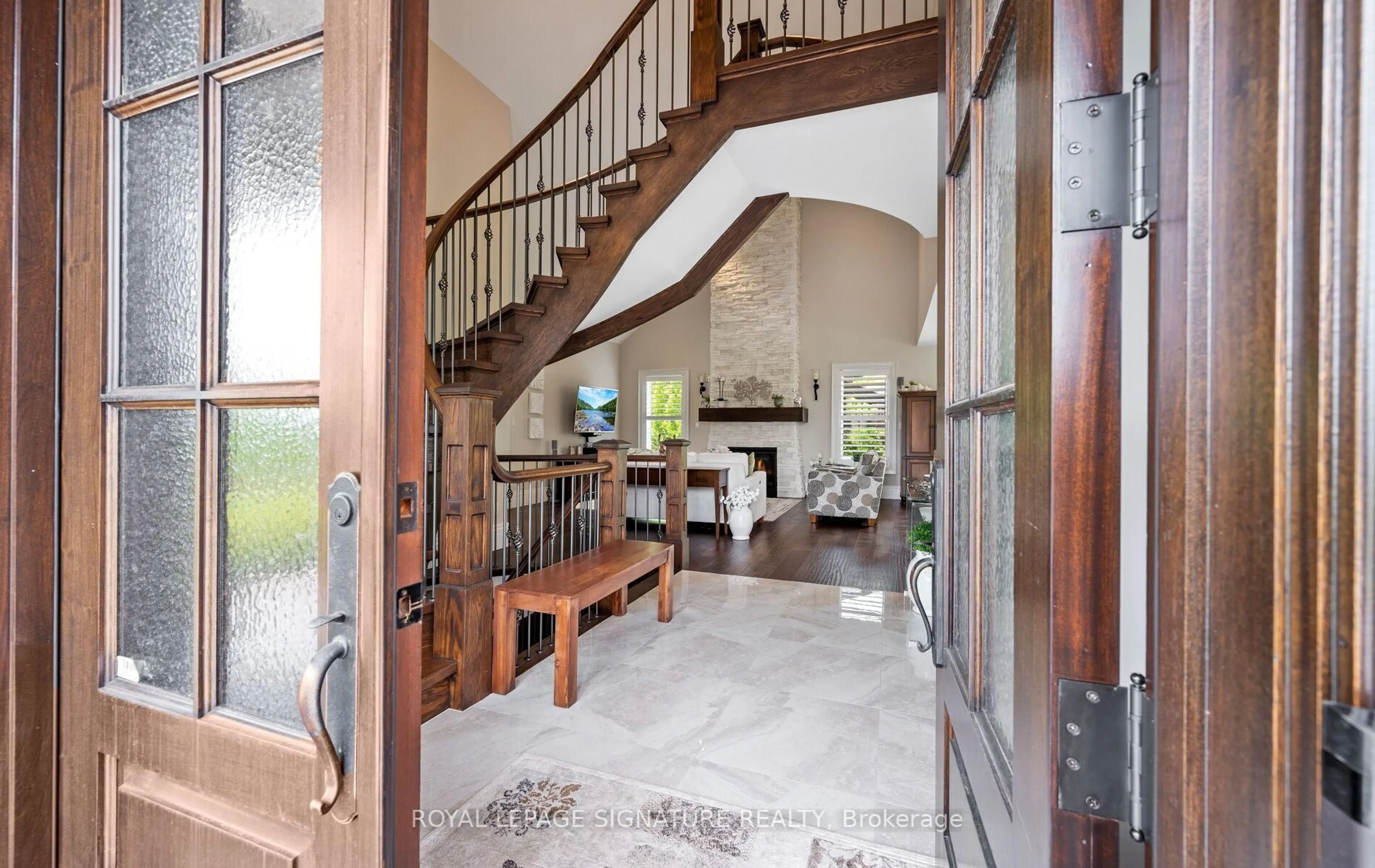 Indoor entryway for 143 Turner Crt, Erin Ontario N0B 1H0