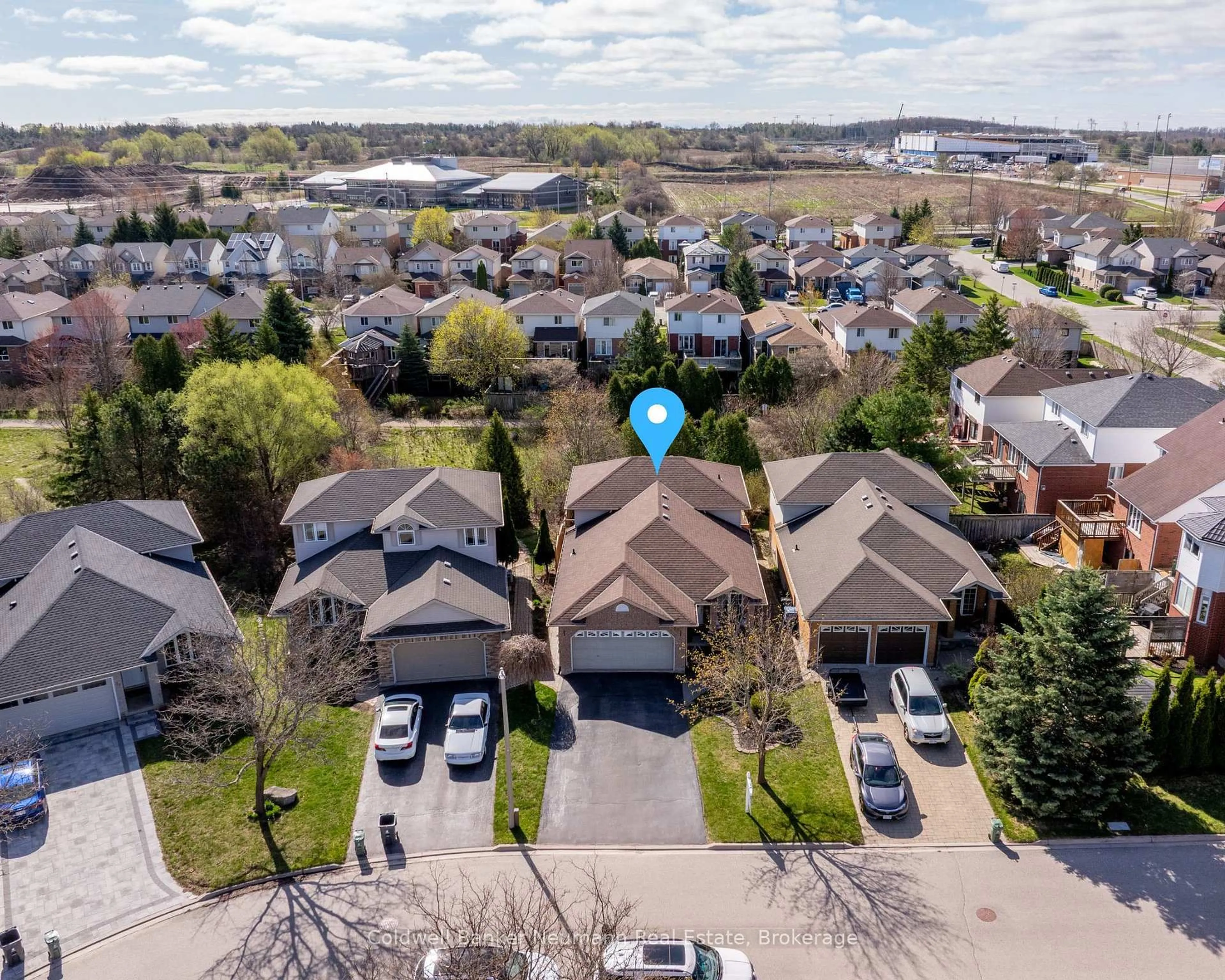 A pic from outside/outdoor area/front of a property/back of a property/a pic from drone, unknown for 38 Carroll Cres, Guelph Ontario N1G 5B5