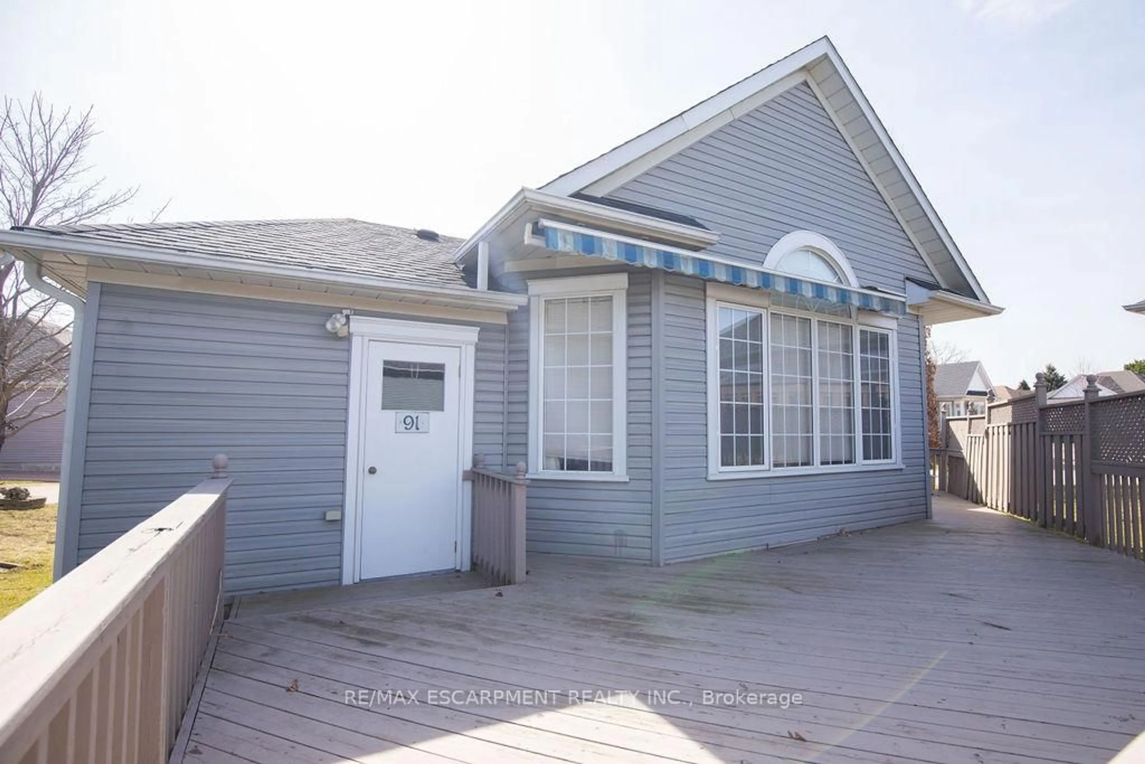 Home with vinyl exterior material, street for 91 Silverbirch Blvd #13, Hamilton Ontario L0R 1W0
