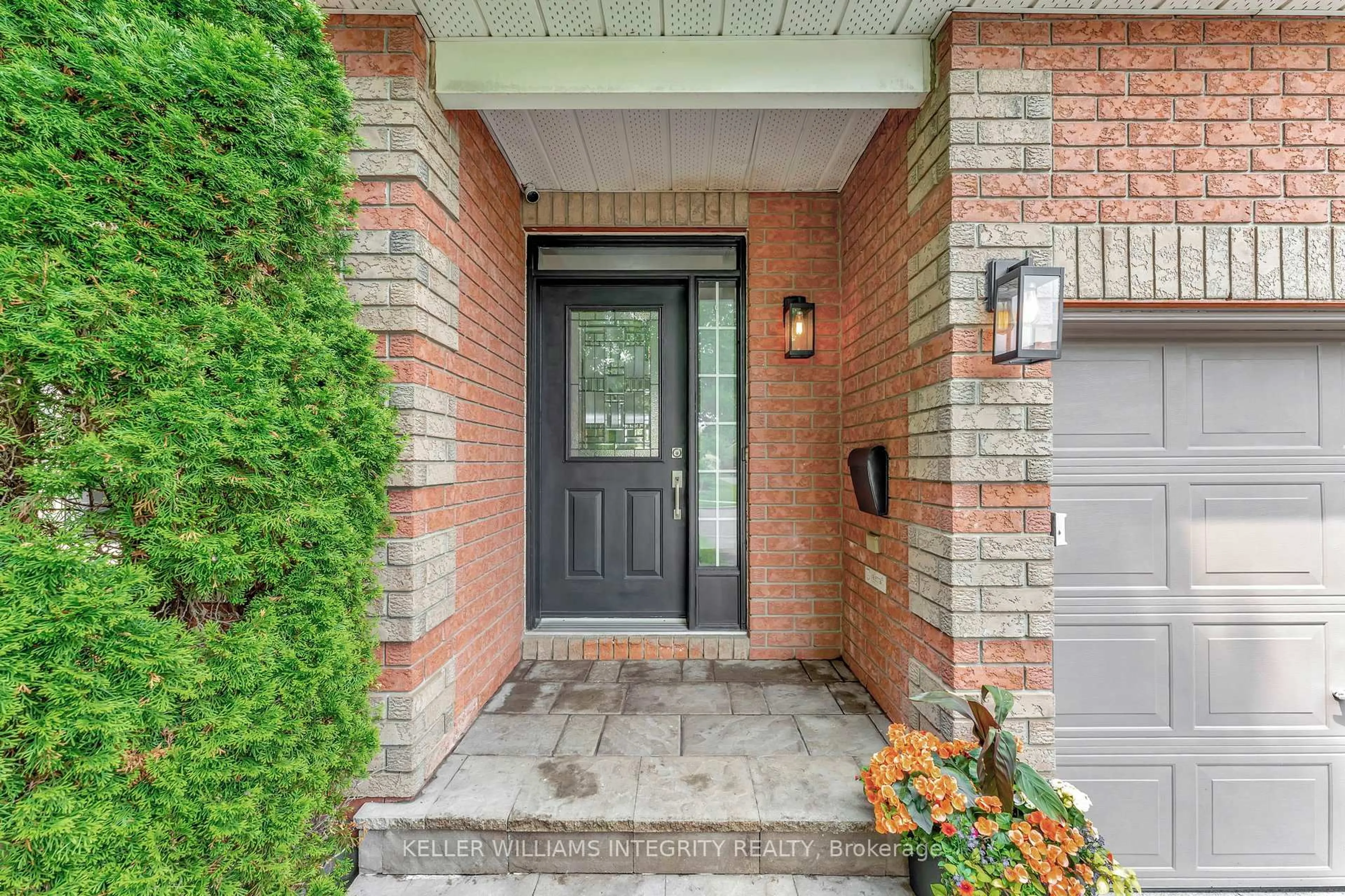 Home with brick exterior material, street for 36 Kittiwake Dr, Stittsville Ontario K2S 1Z5