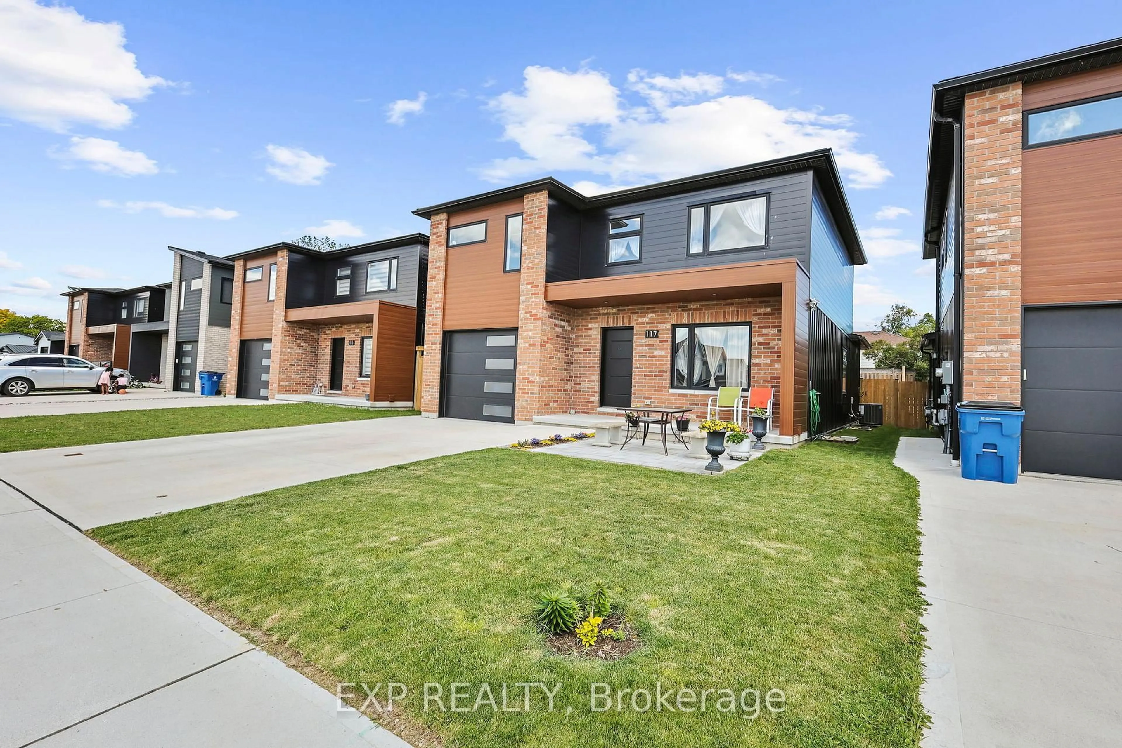 Home with brick exterior material, street for 117 Churchill Park Rd, Chatham-Kent Ontario N7M 0V1