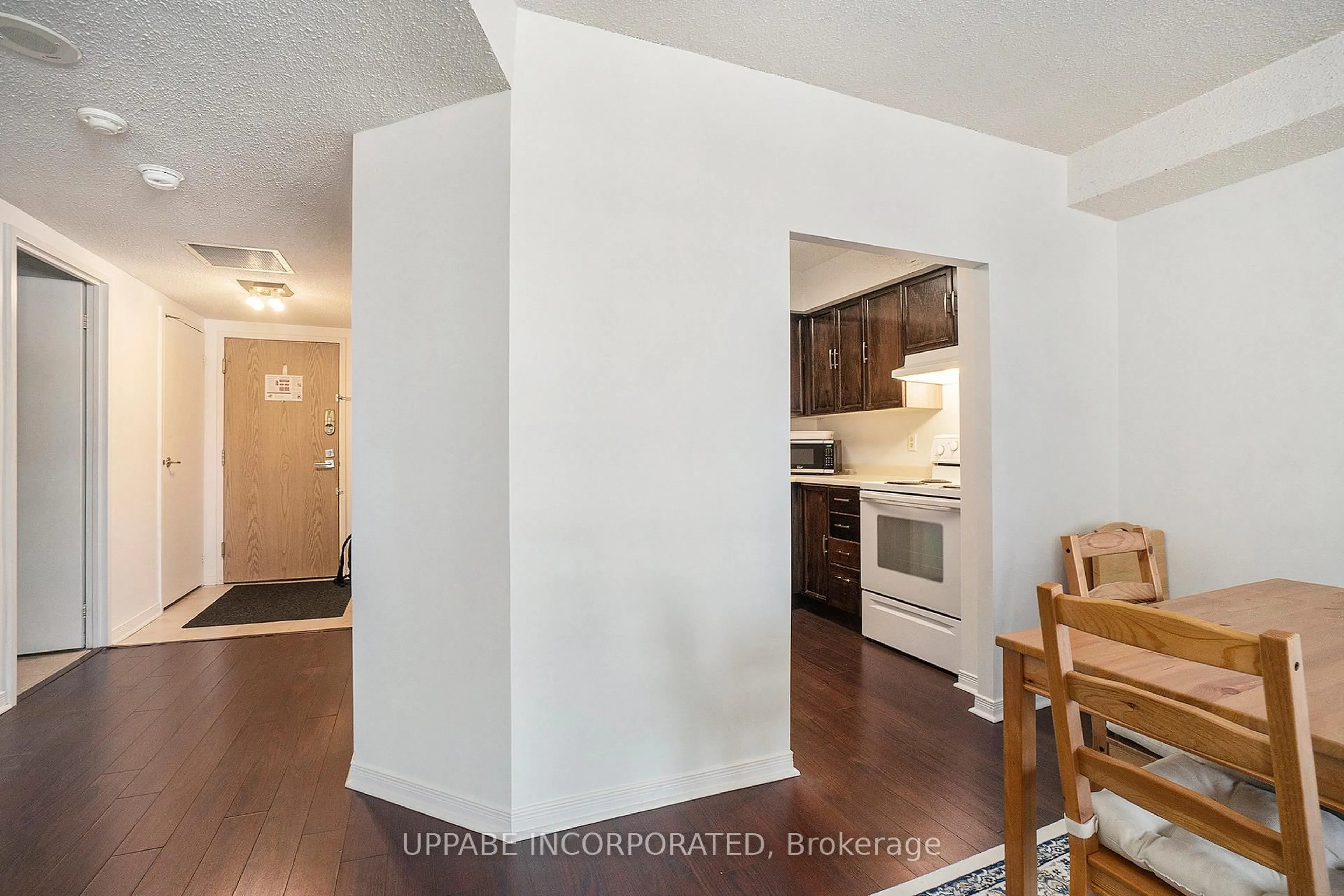 Unknown for 1500 Riverside Dr #202, Ottawa Ontario K1G 4J4