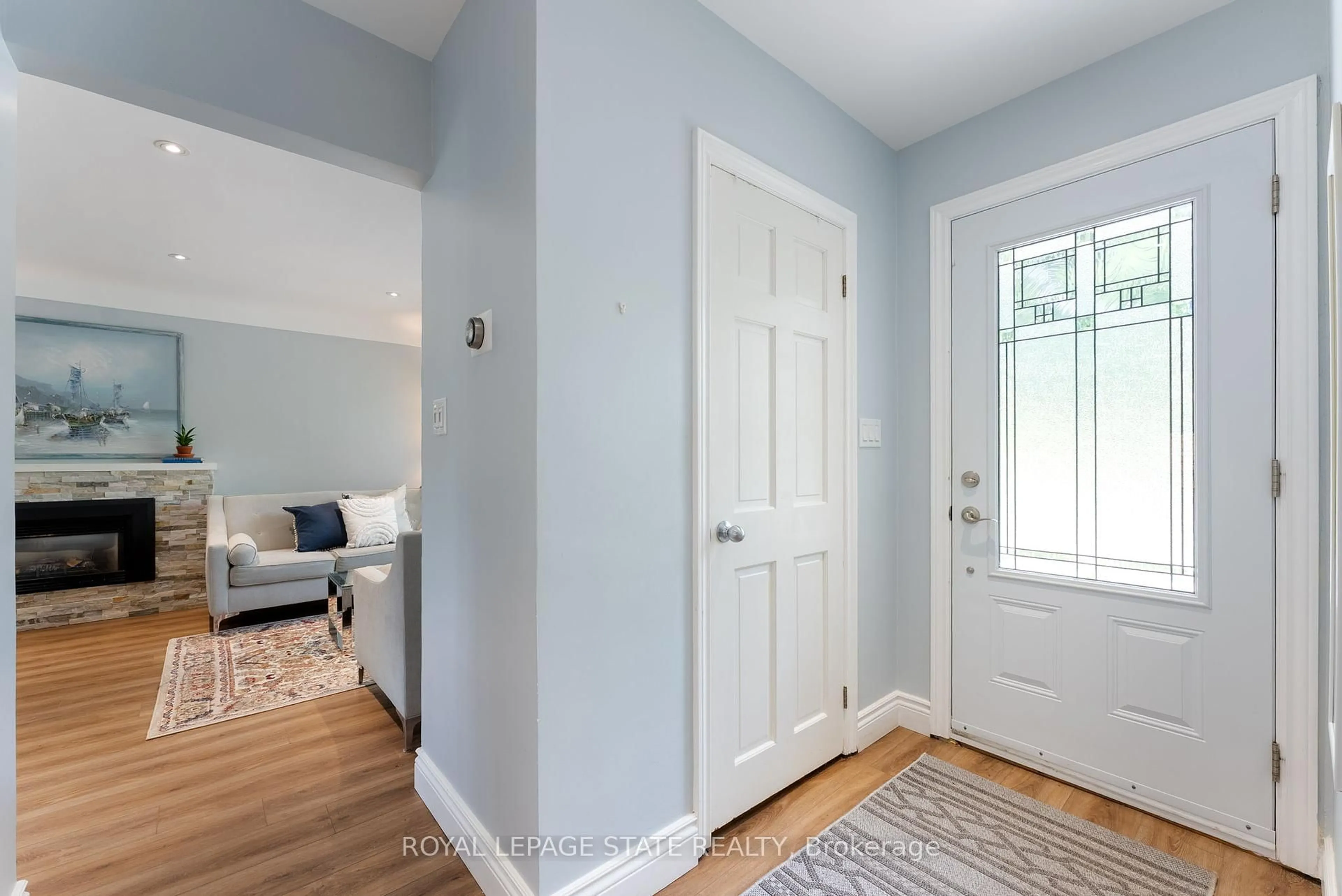 Indoor entryway for 82 Gilbert Ave, Hamilton Ontario L9G 1R4