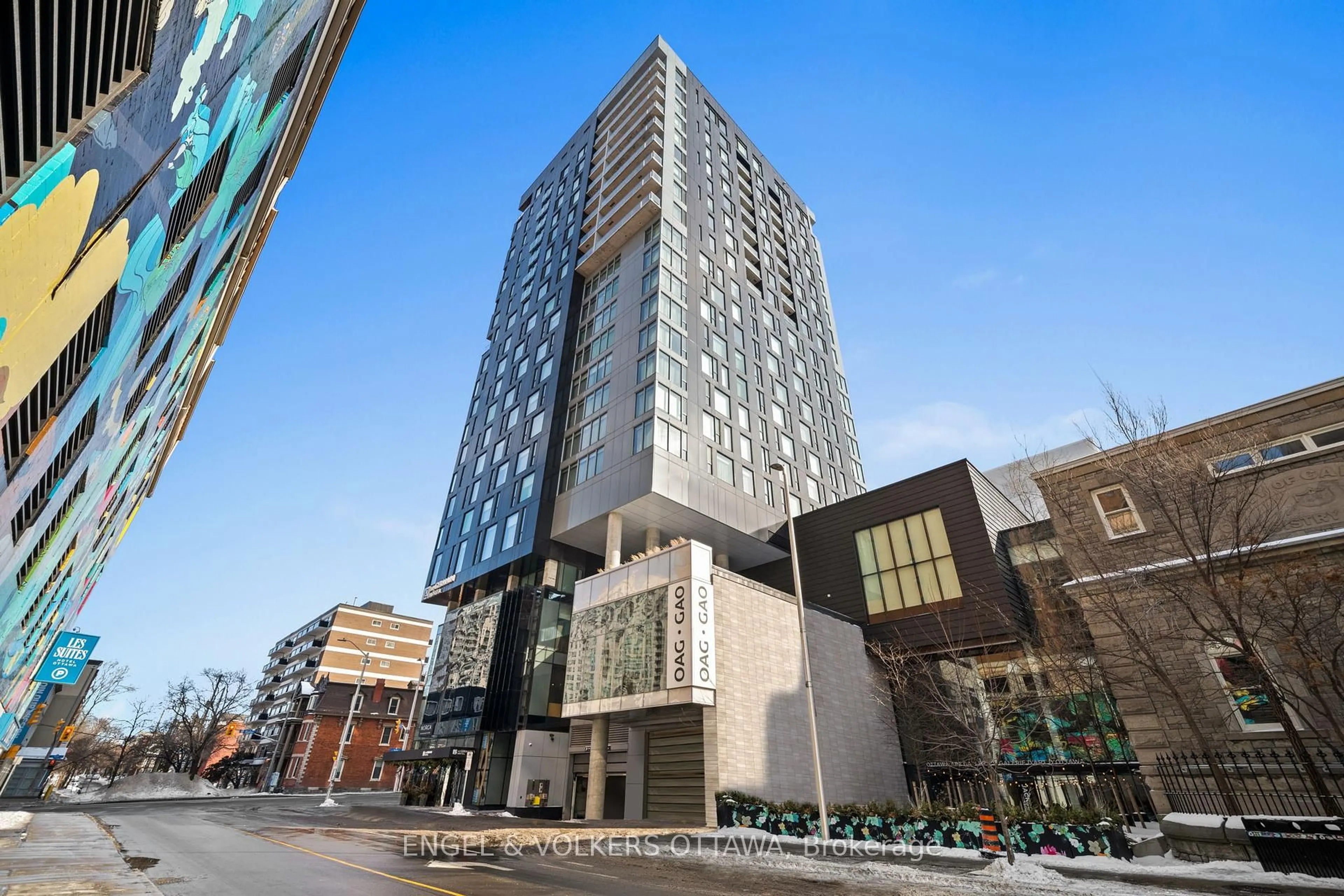 Indoor foyer for 20 DALY Ave #1606, Ottawa Ontario K1N 6E2