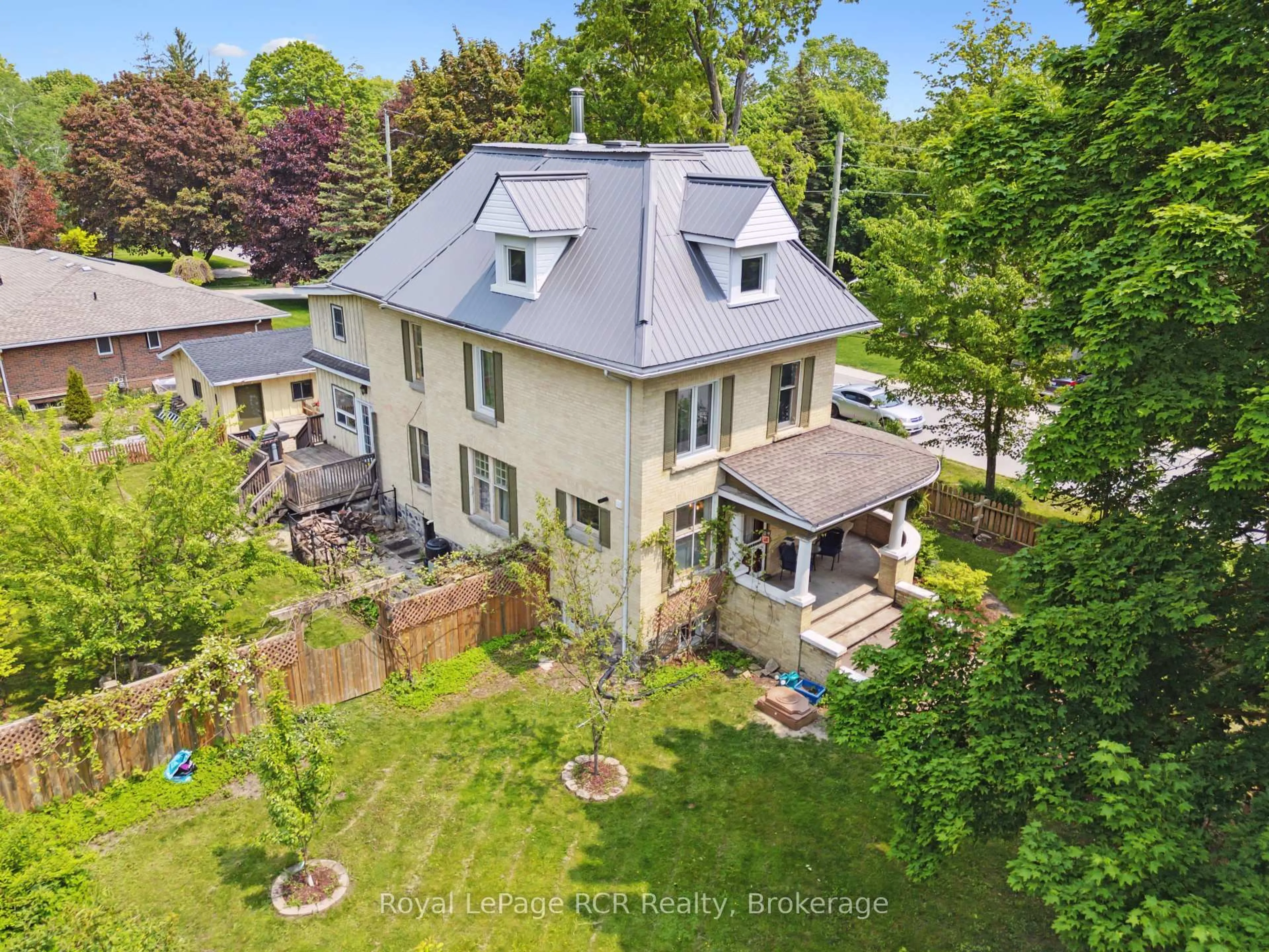A pic from outside/outdoor area/front of a property/back of a property/a pic from drone, unknown for 308 Fergus St, Wellington North Ontario N0G 2L2
