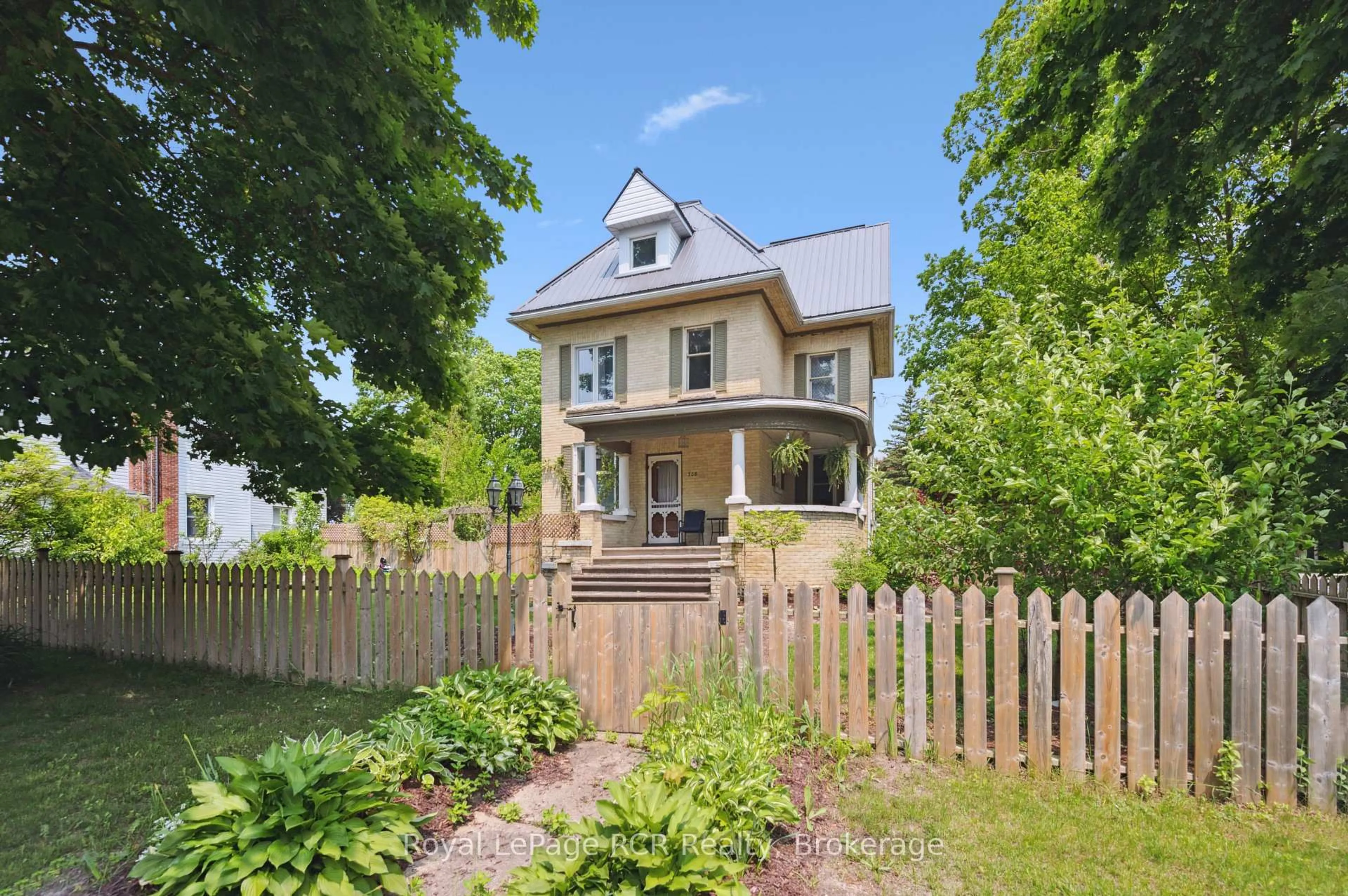 Unknown for 308 Fergus St, Wellington North Ontario N0G 2L2
